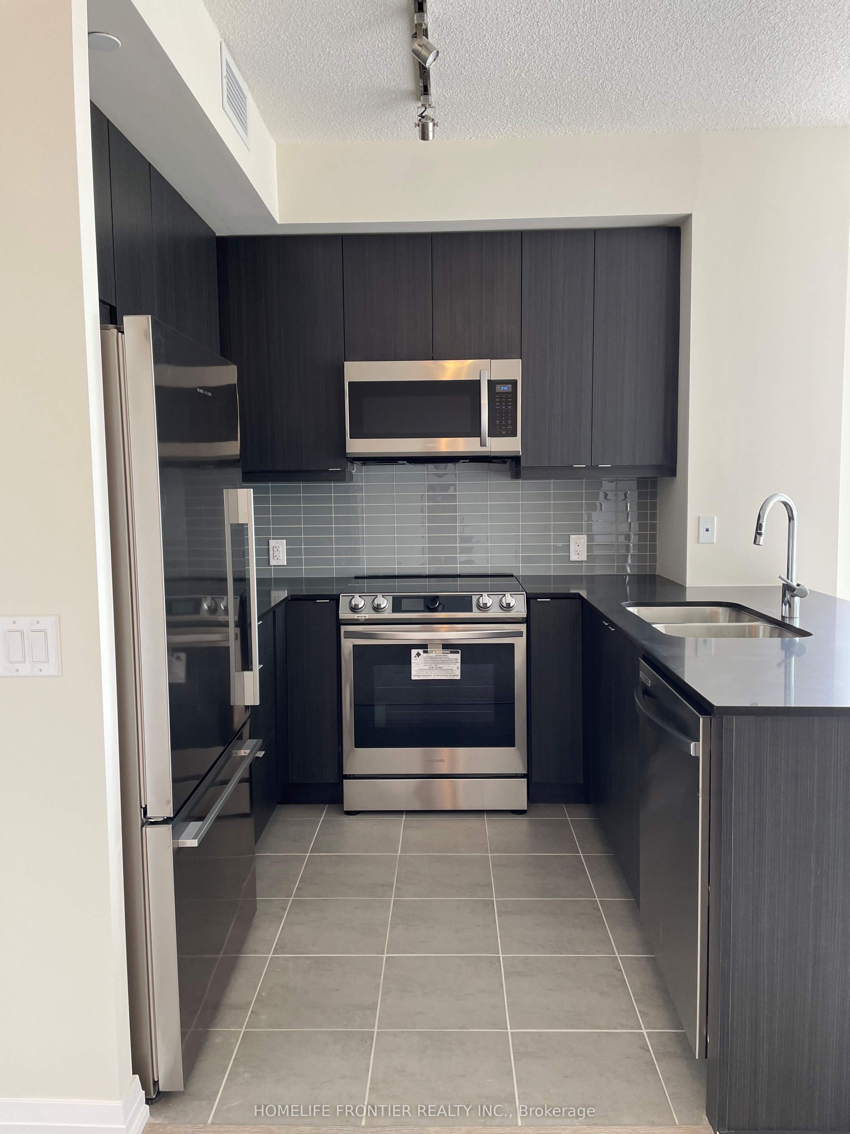 50 THOMAS RILEY Road NW 609, Toronto, ON M9N 0C5 photo 2