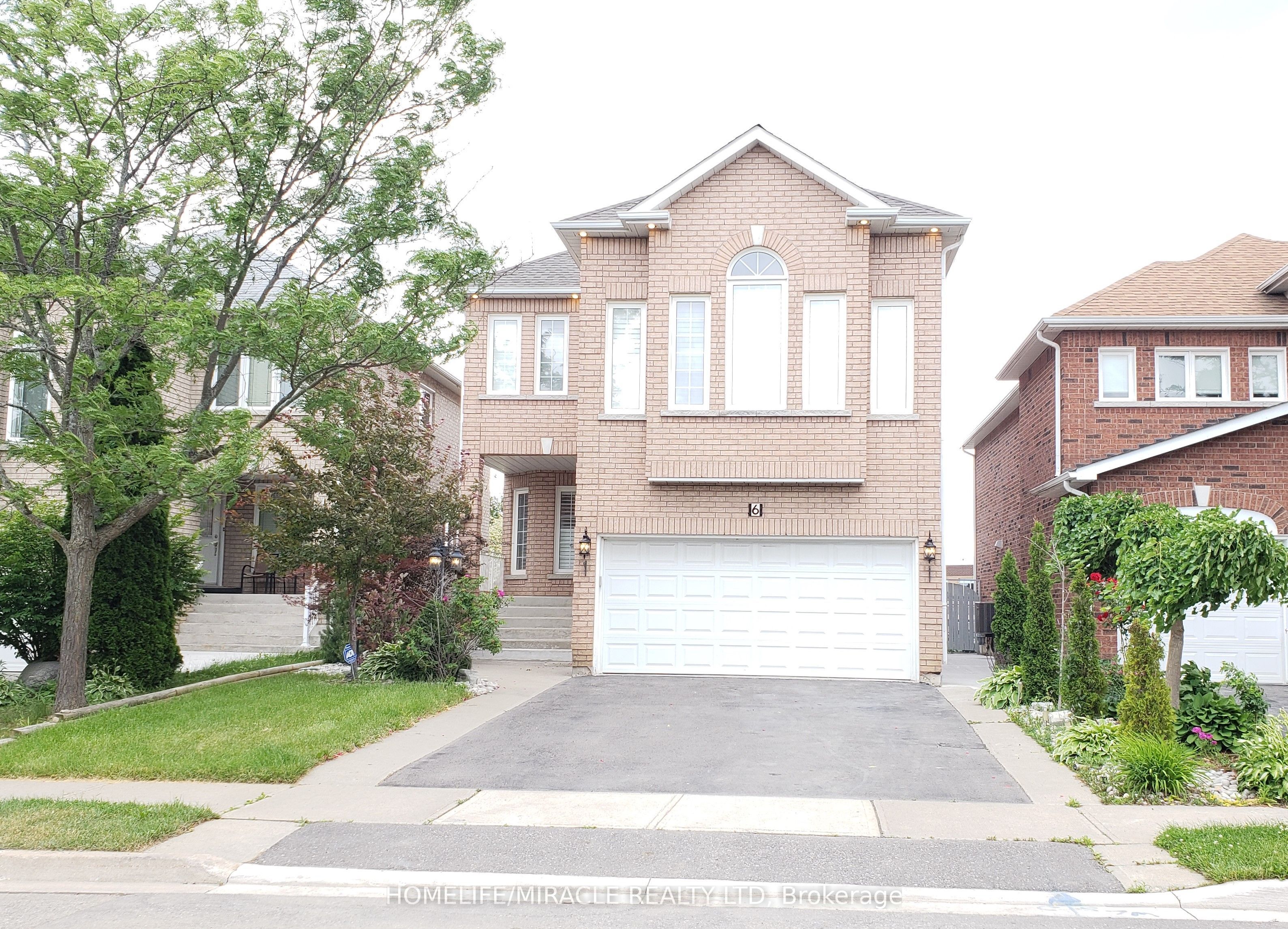 6 Sweet Briar Lane, Brampton, ON L6Z 4V3