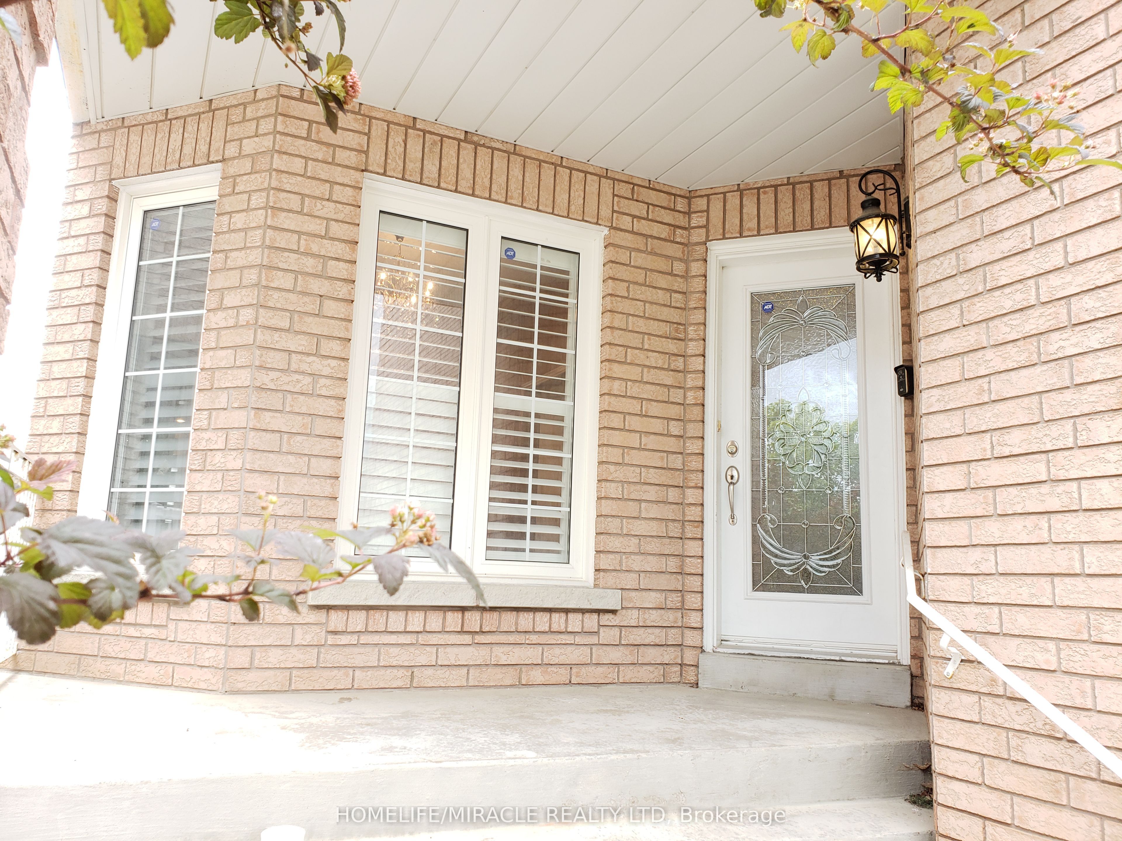 6 Sweet Briar Lane, Brampton, ON L6Z 4V3 photo 5