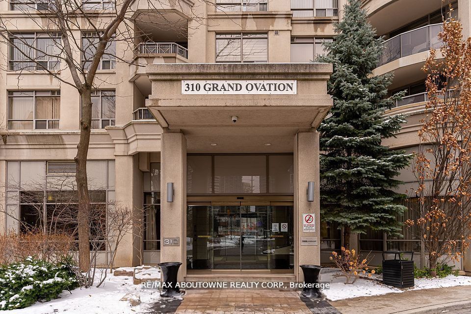 310 Burnhamthorpe Road W 401, Mississauga, ON L5B 4P9 photo 3