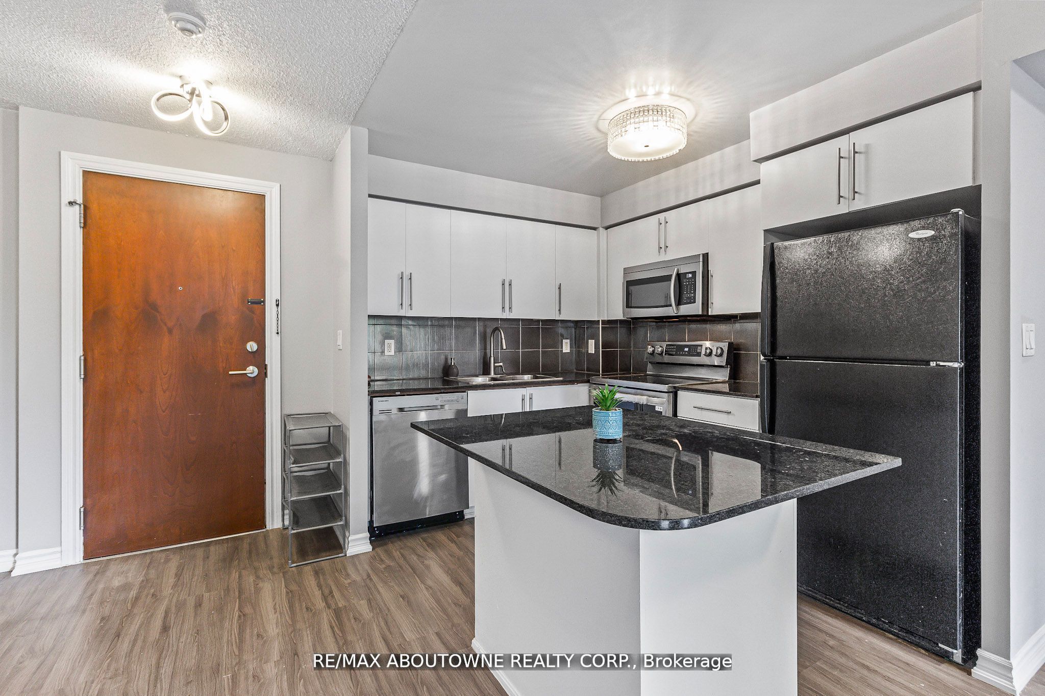310 Burnhamthorpe Road W 401, Mississauga, ON L5B 4P9 photo 5