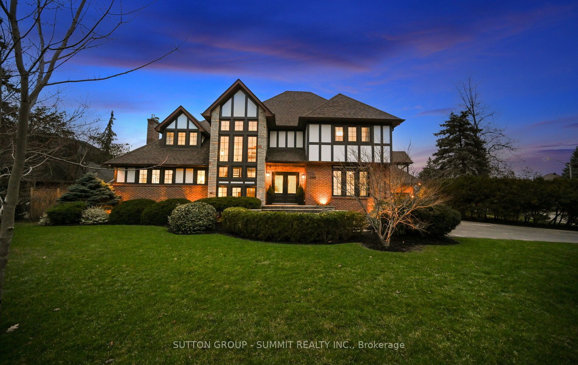 1095 Geran Crescent, Mississauga, ON L5H 4A9 photo 2