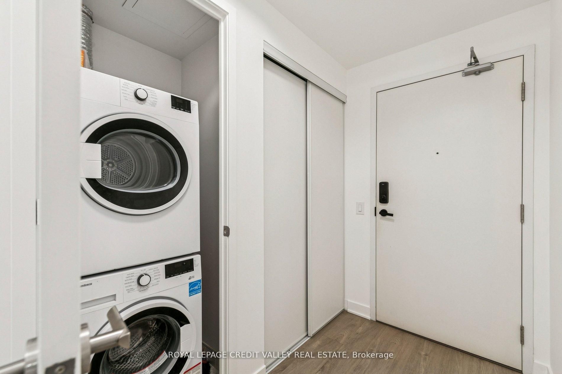 3900 Confederation Parkway 1413, Mississauga, ON L5B 0M3 photo 5