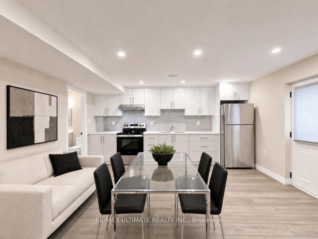 10 Warbeck Place Lower, Toronto, ON M9R 3C3 photo 4