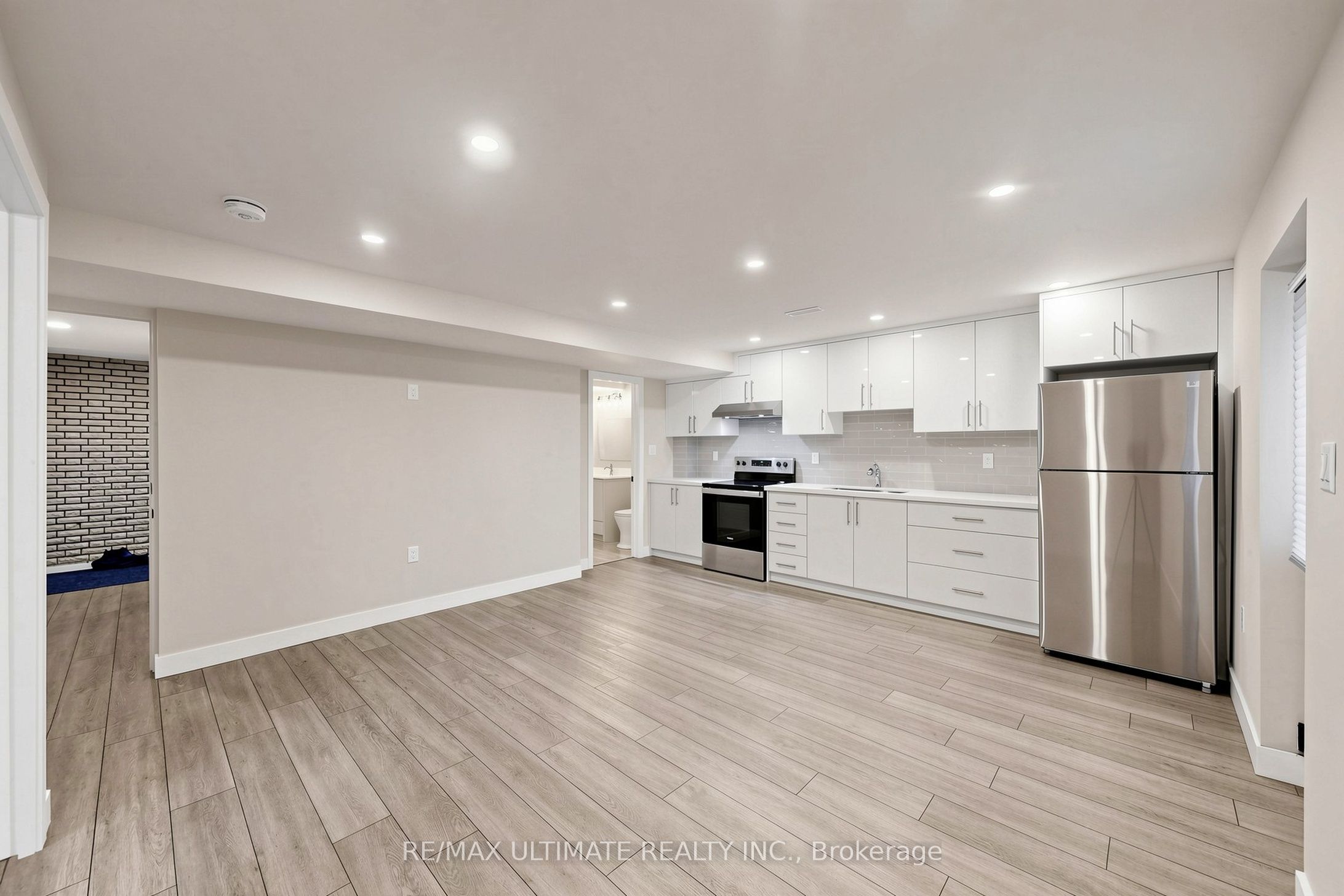 10 Warbeck Place Lower, Toronto, ON M9R 3C3 photo 5