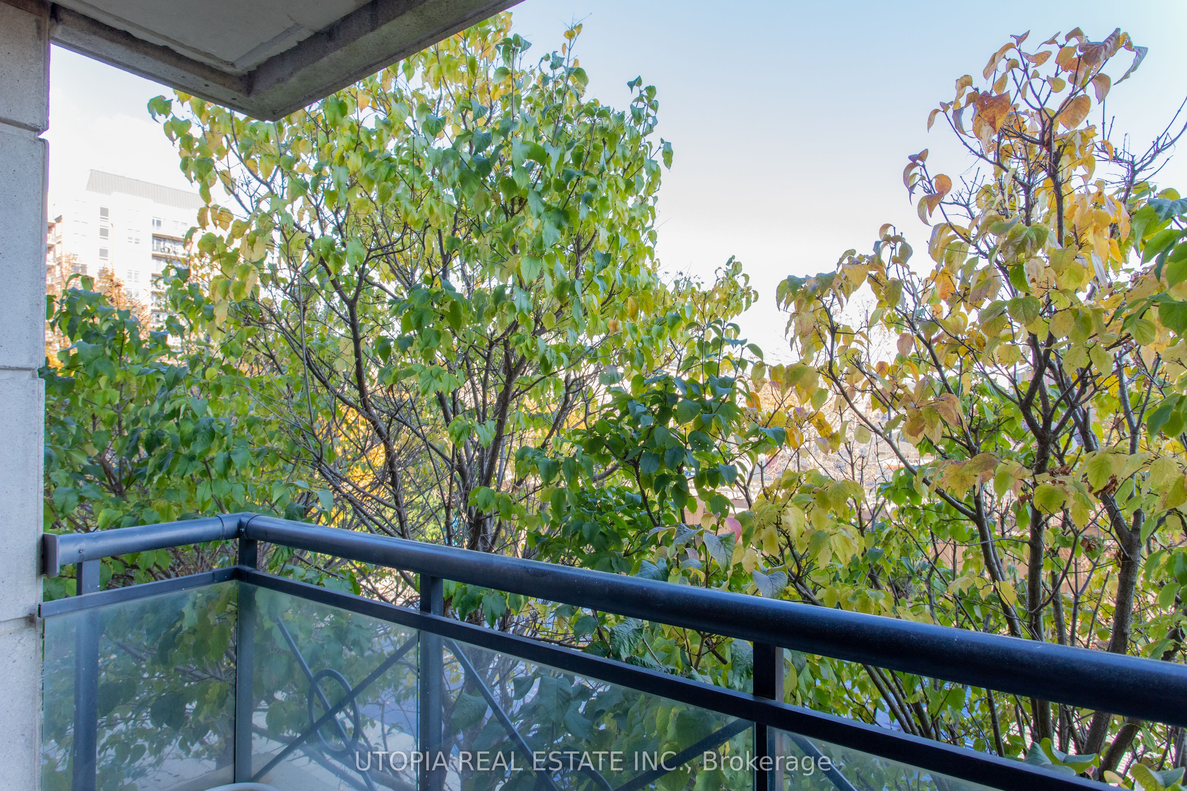 2365 Central Park Drive 205, Oakville, ON L6H 0C7 photo 2