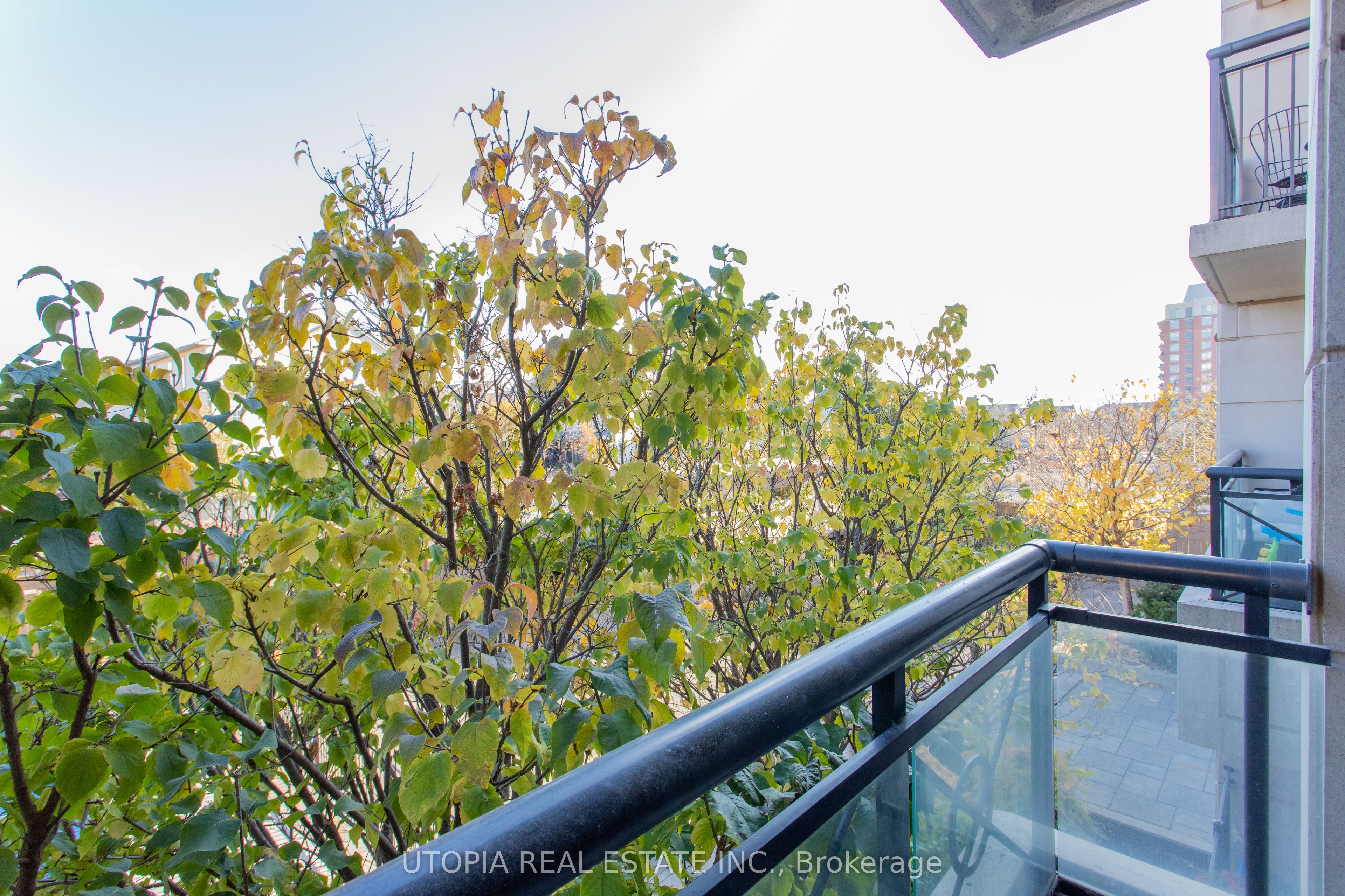 2365 Central Park Drive 205, Oakville, ON L6H 0C7 photo 3