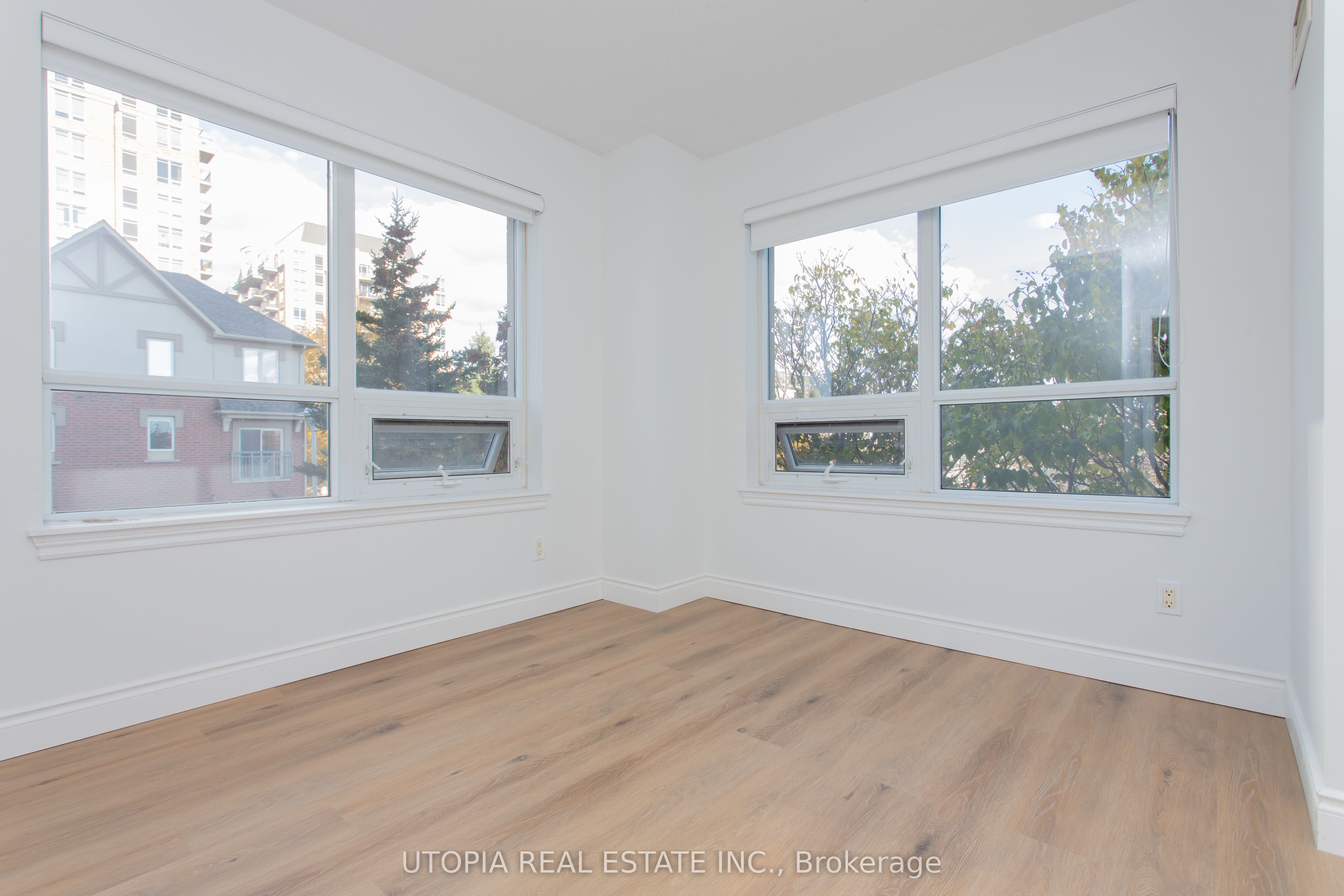 2365 Central Park Drive 205, Oakville, ON L6H 0C7 photo 4