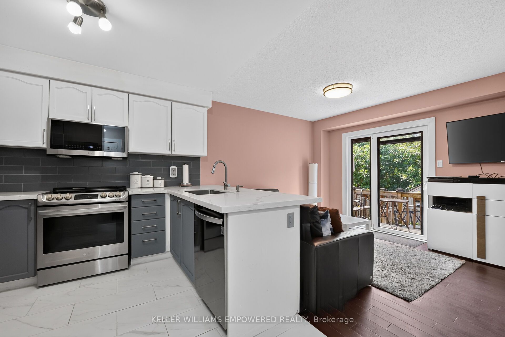 62 Earl Grey Crescent, Brampton, ON L7A 2L2 photo 3