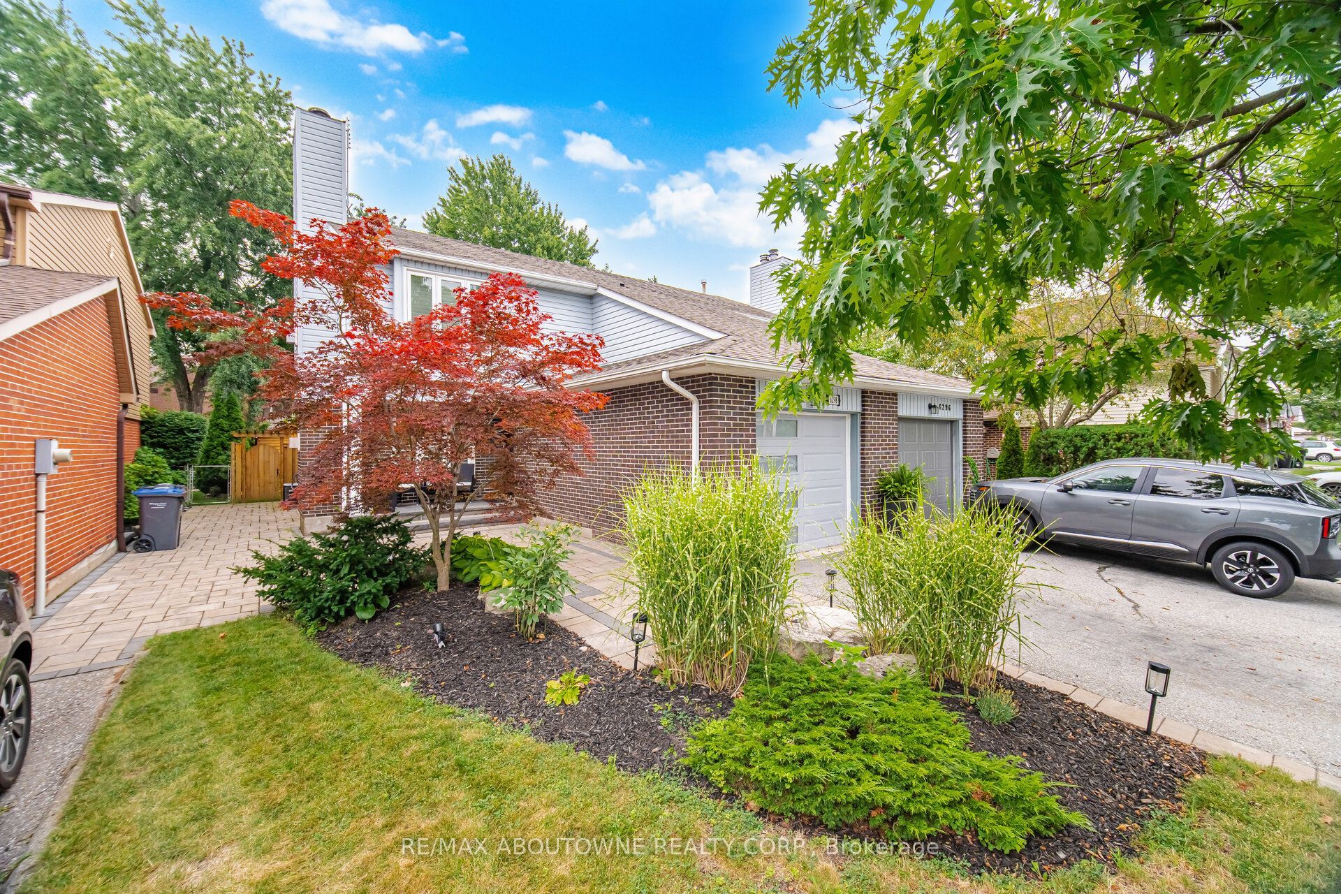 6298 Starfield Crescent, Mississauga, ON L5N 1X4 photo 2