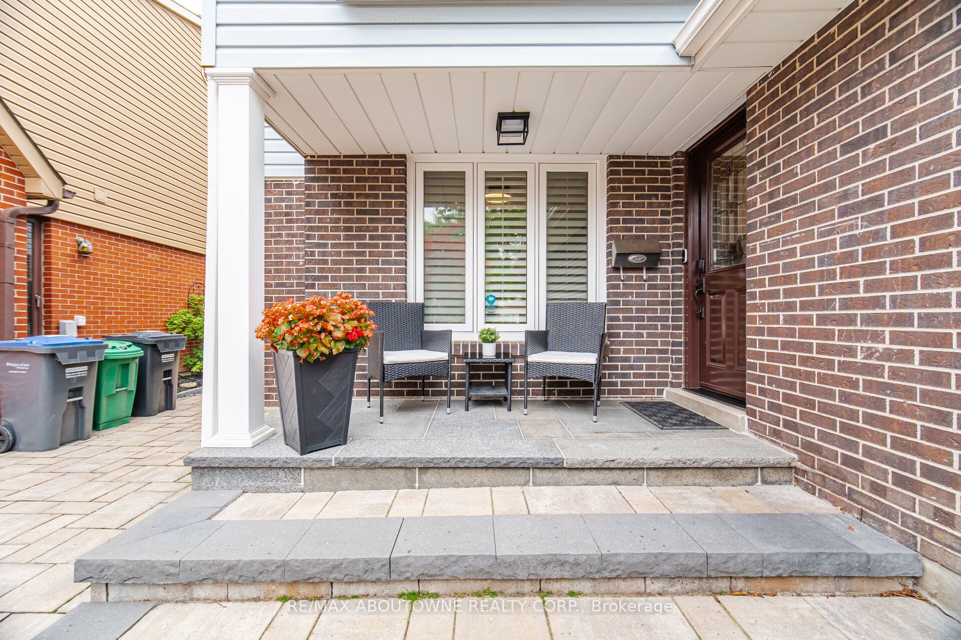 6298 Starfield Crescent, Mississauga, ON L5N 1X4 photo 4