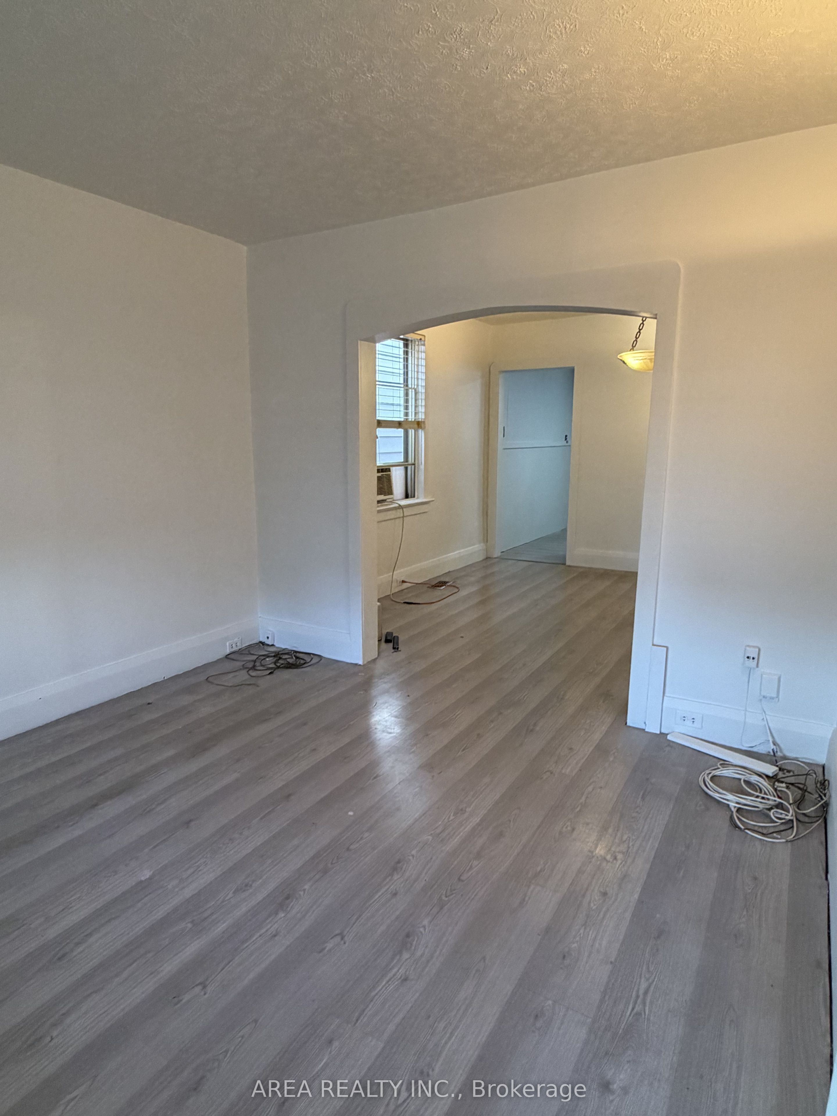48 Corby Avenue, Toronto, ON M6E 1V3 photo 3