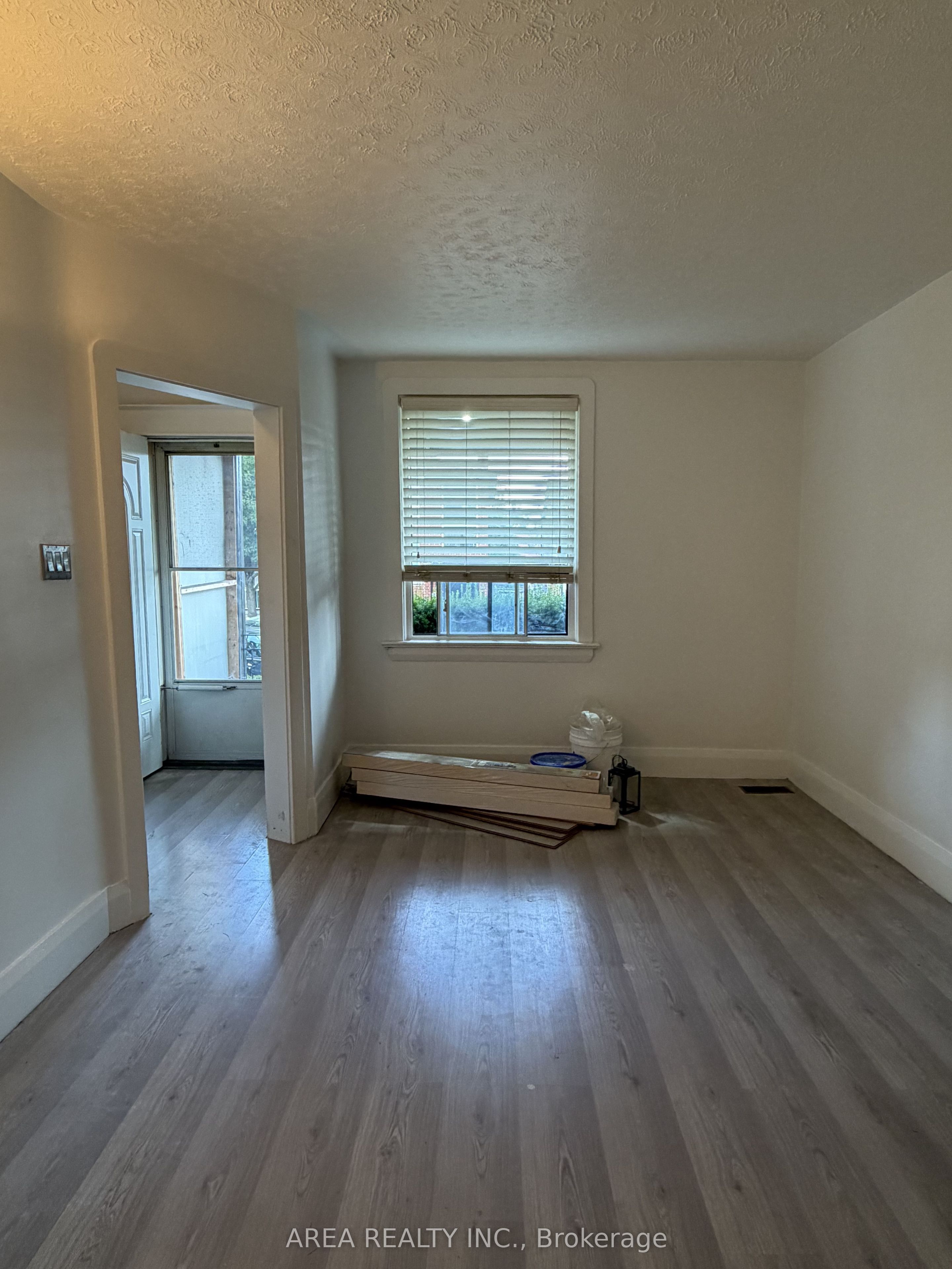 48 Corby Avenue, Toronto, ON M6E 1V3 photo 4