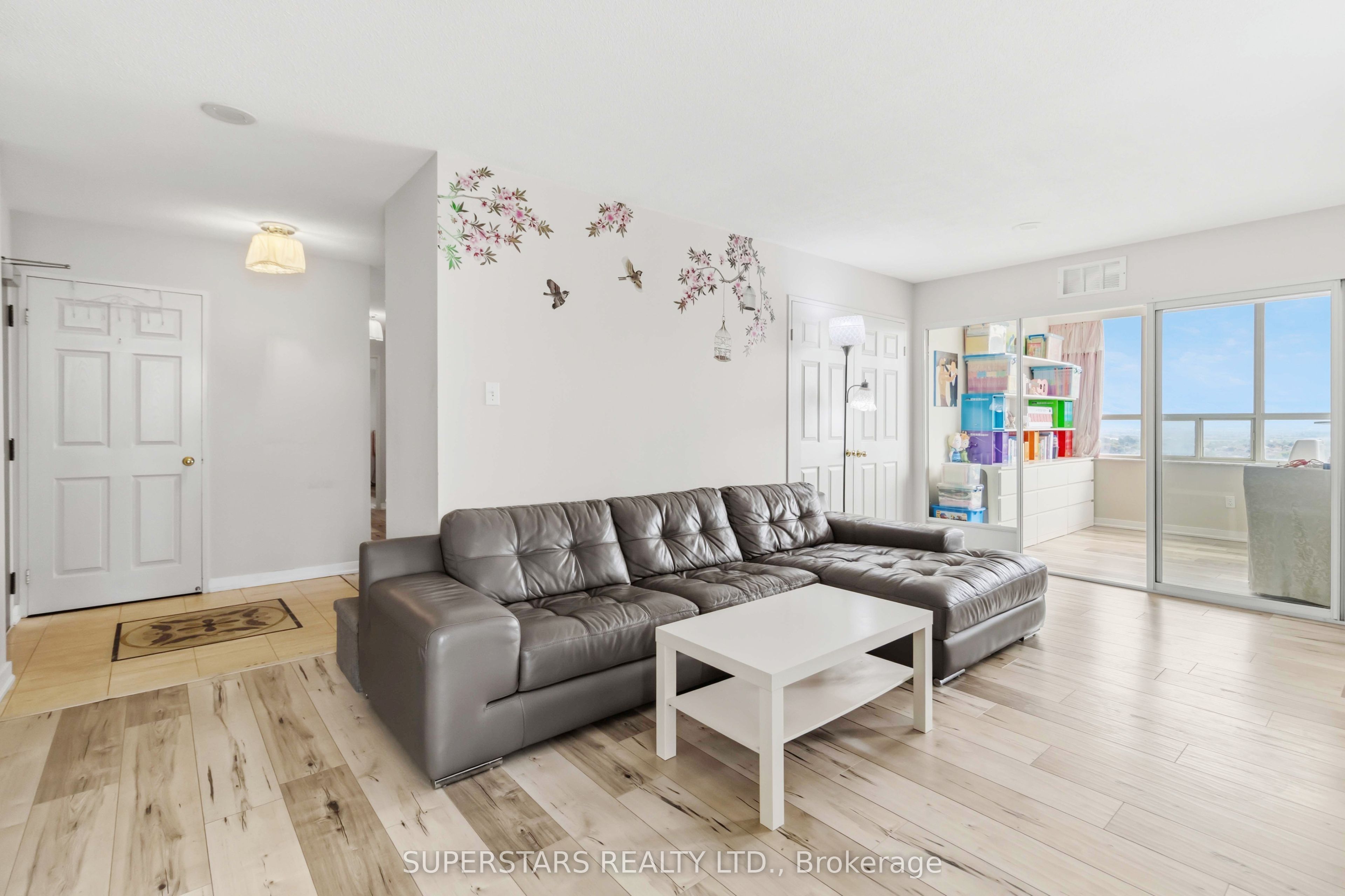 30 Malta Avenue 1702, Brampton, ON L6Y 4S5