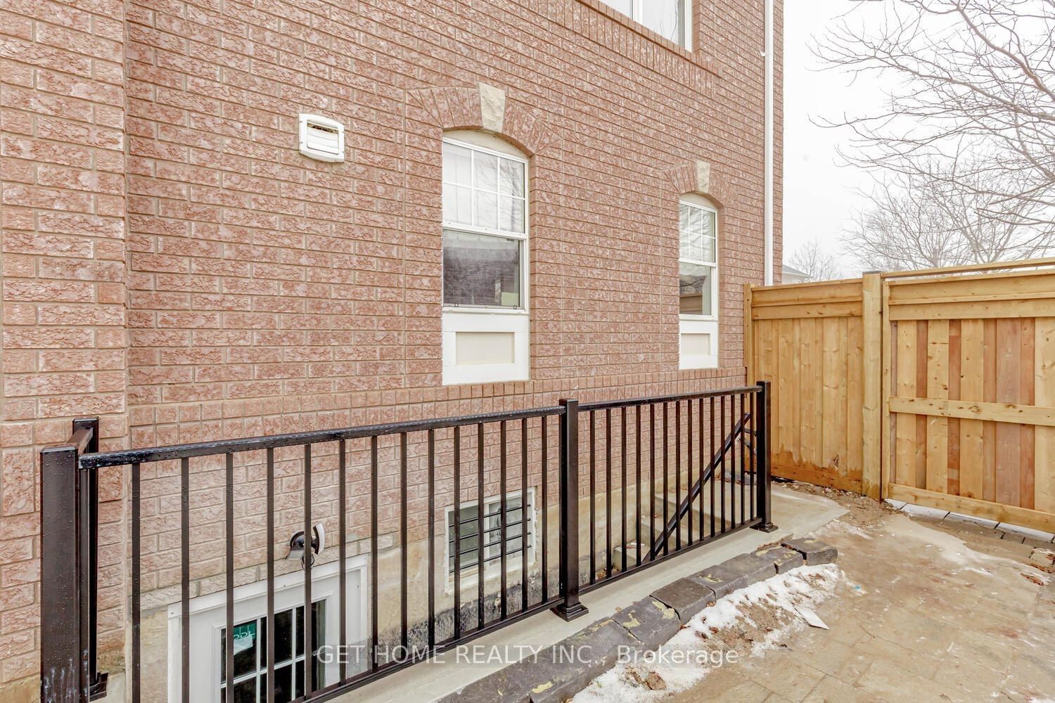 1222 Christie Circle Bsmt, Milton, ON L9T 6V4 photo 5