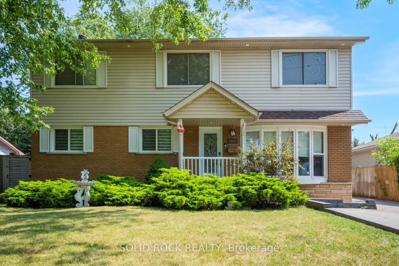 5372 Spruce Avenue, Burlington, ON L7L 1N7