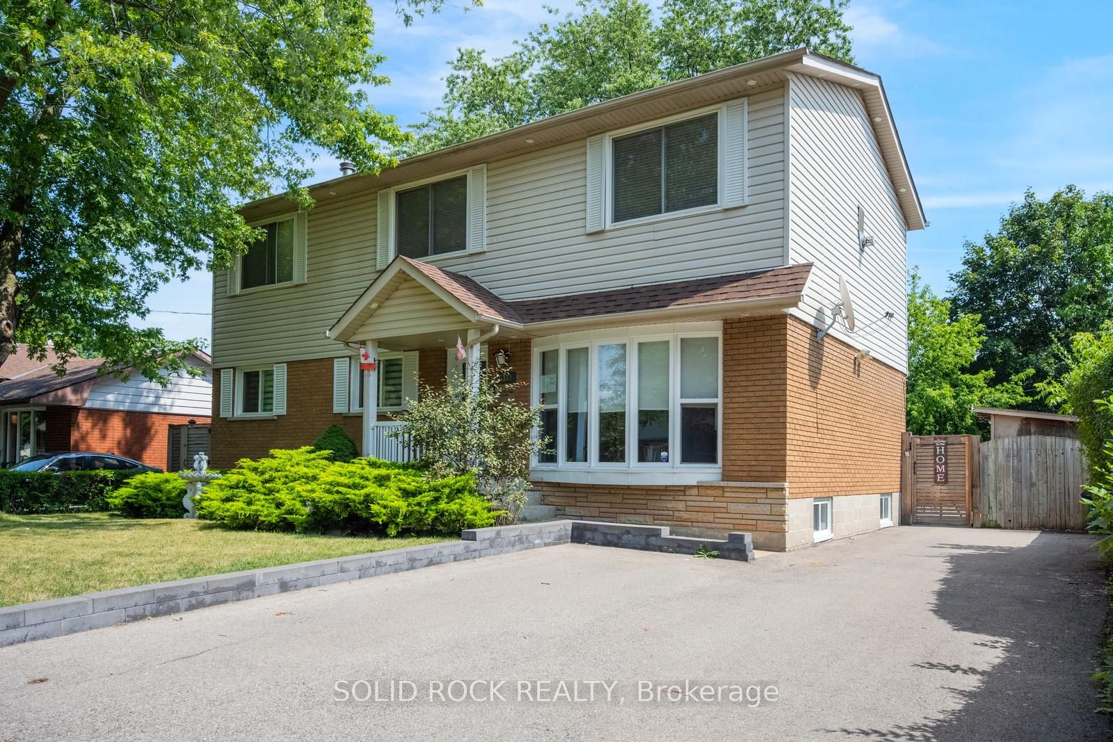 5372 Spruce Avenue, Burlington, ON L7L 1N7 photo 2