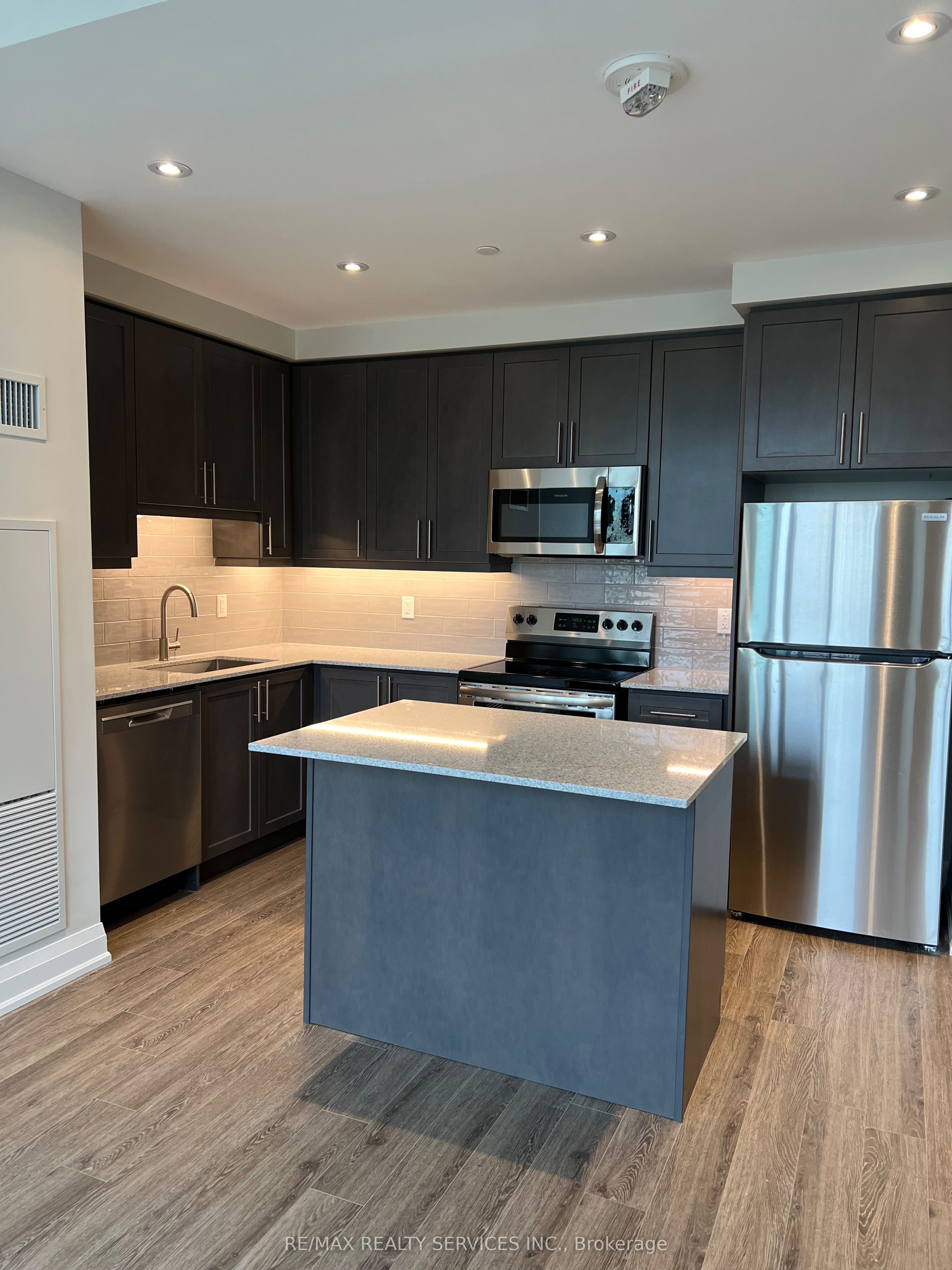 15 Lynch Street 303, Brampton, ON L6W 0C7 photo 4