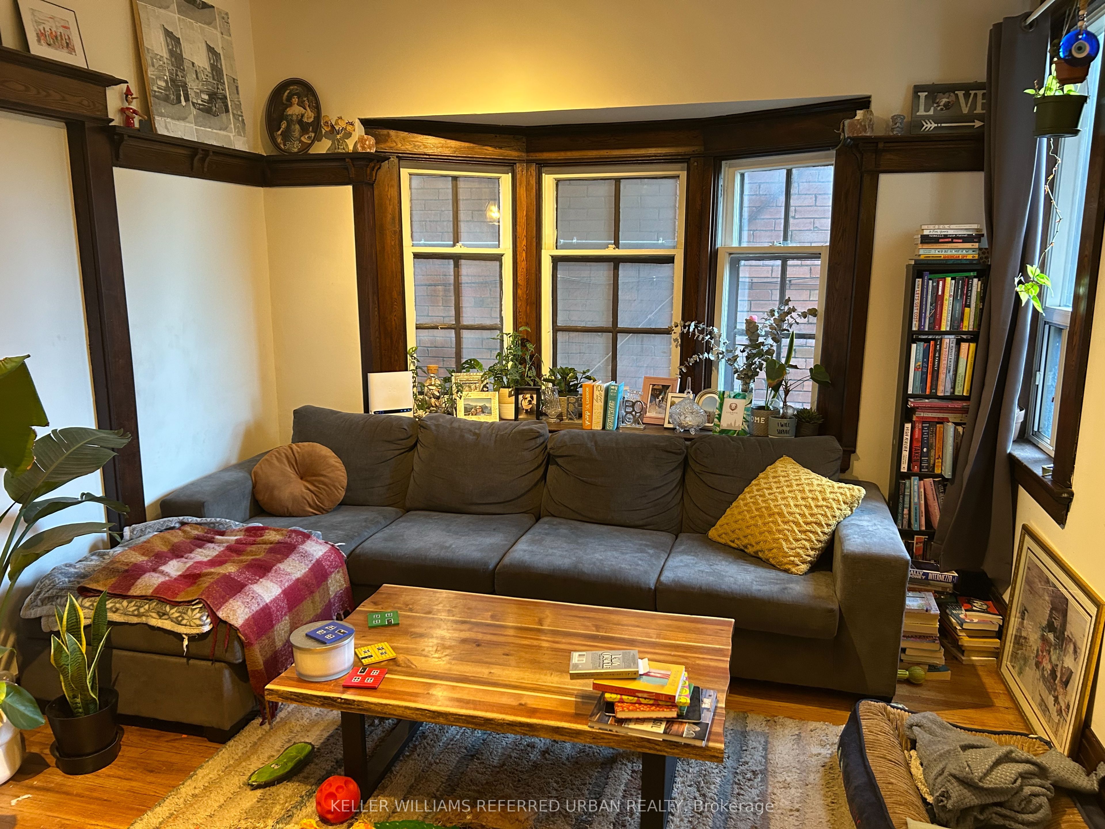 26 Indian Trail Lower, Toronto, ON M6R 1Z7 photo 3