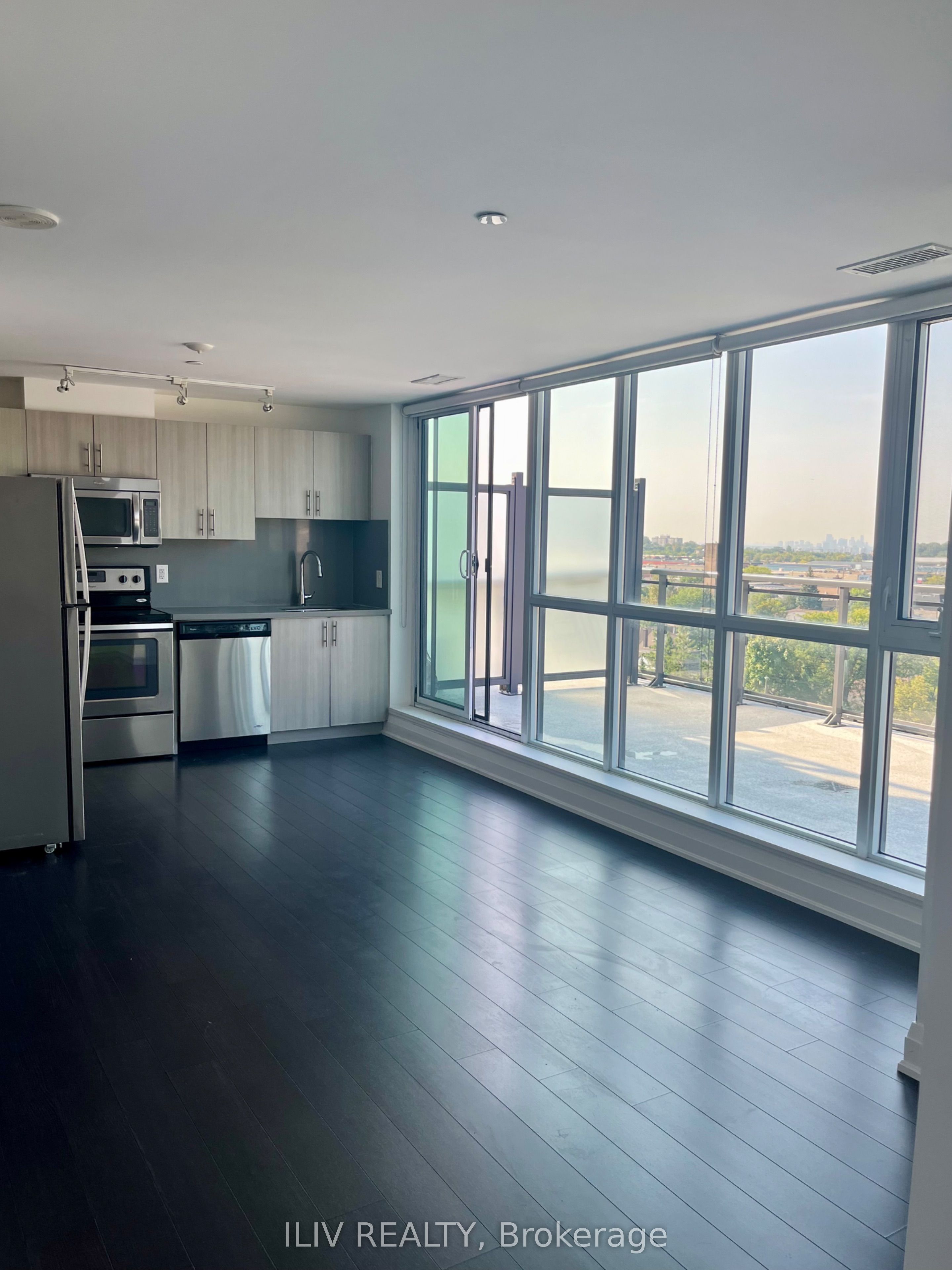 16 McAdam Avenue 605, Toronto, ON M6A 0B9 photo 3