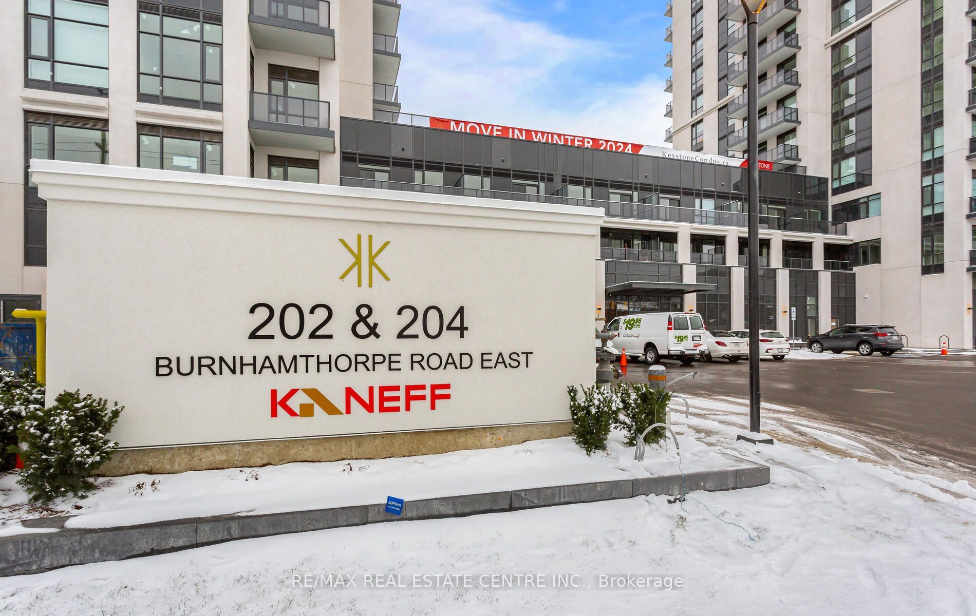 204 Burnhamthorpe Road E 1307, Mississauga, ON L5A 0B3 photo 3