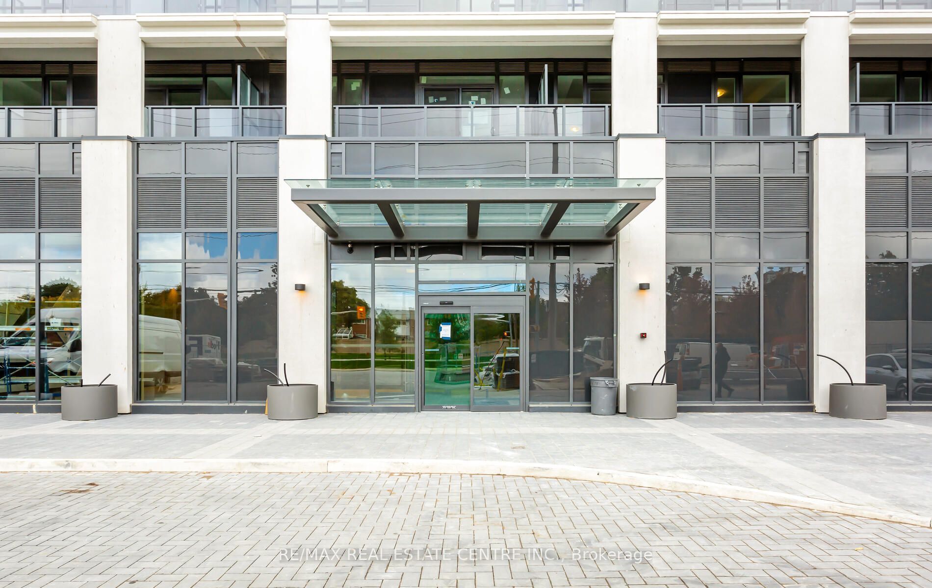 204 Burnhamthorpe Road E 1307, Mississauga, ON L5A 0B3 photo 4