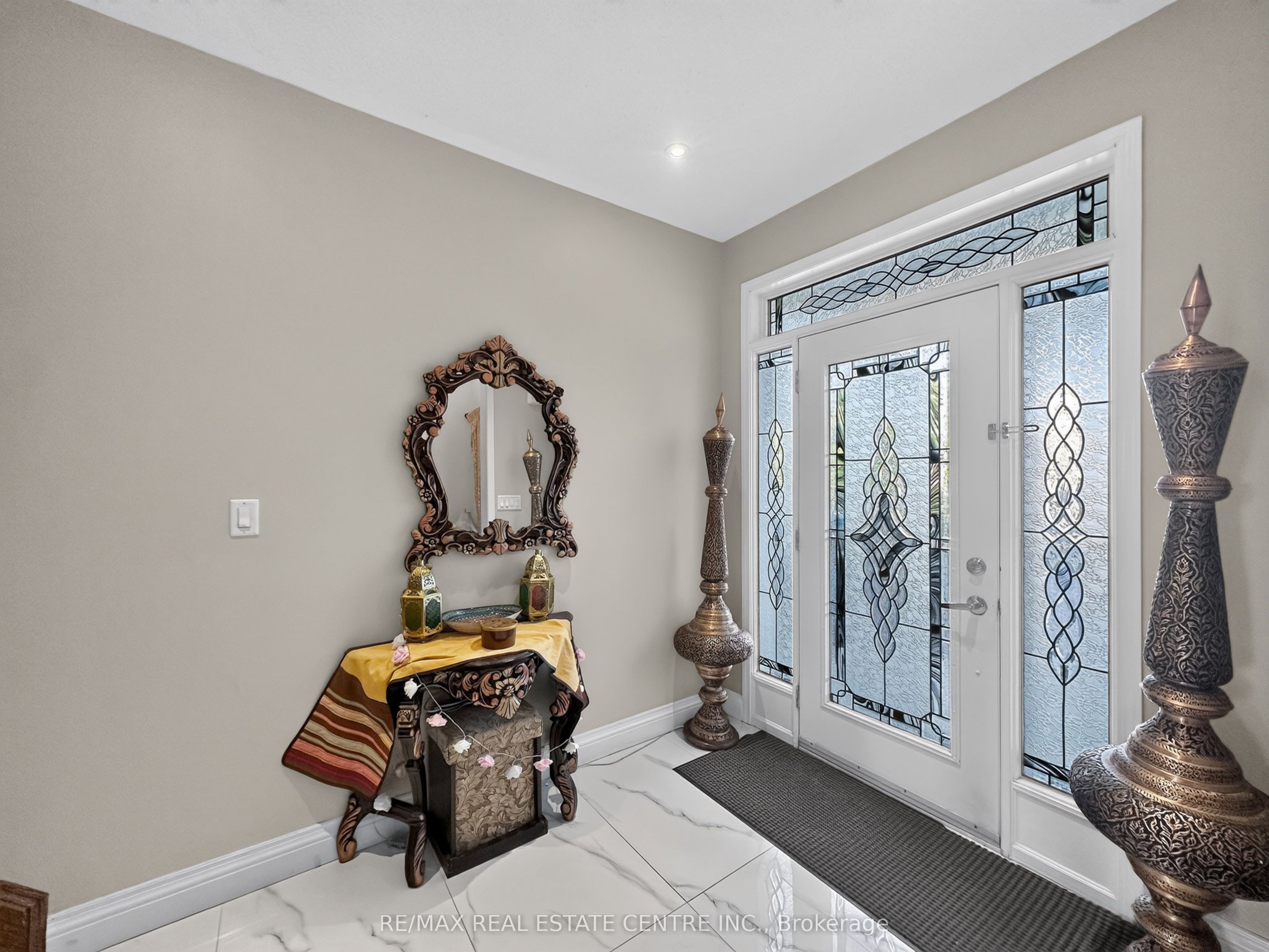 266 FENNAMORE Terrace, Milton, ON L9T 0Y3 photo 2