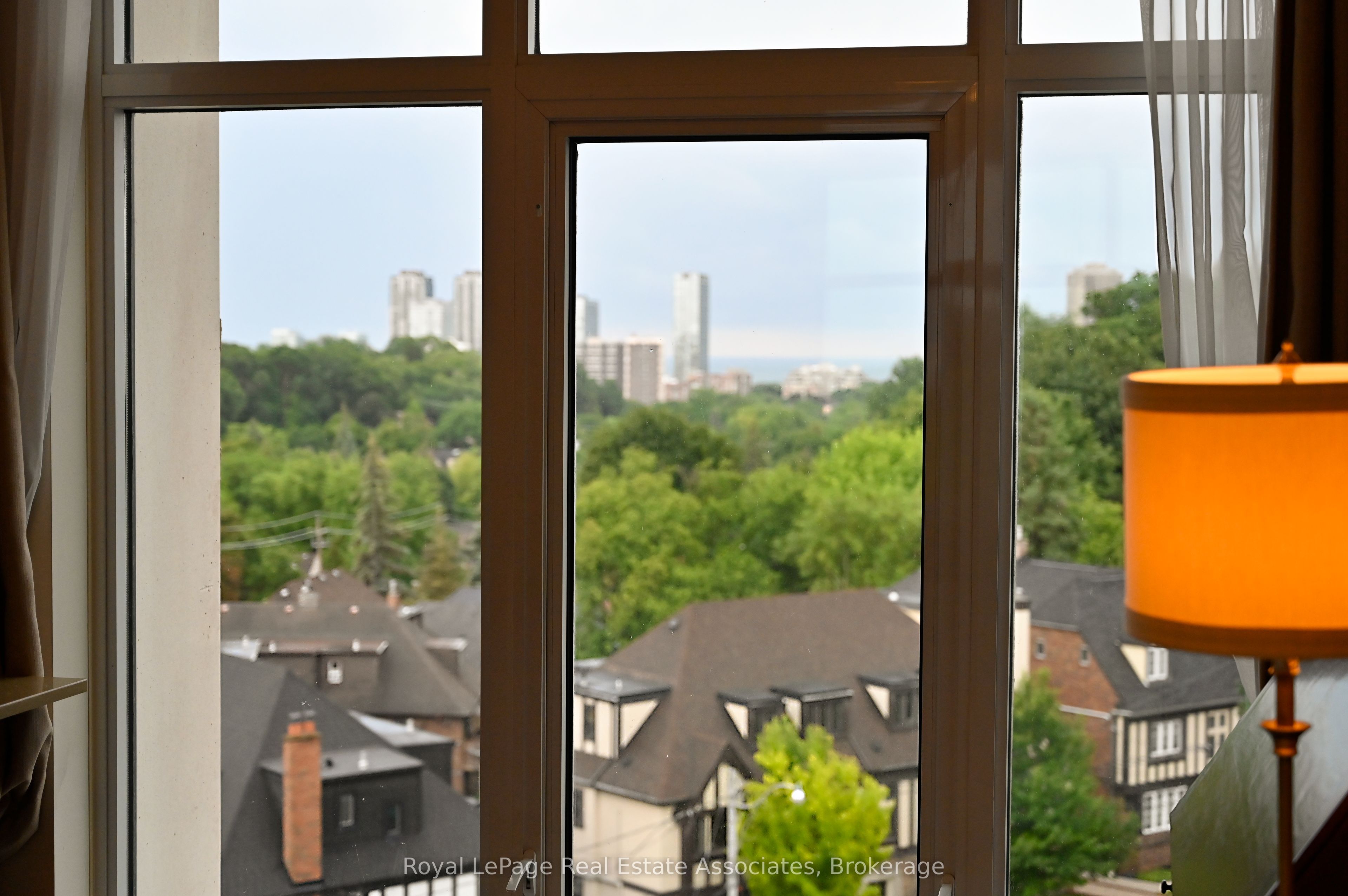 1 Old Mill Drive 816, Toronto, ON M6S 0A1 photo 5