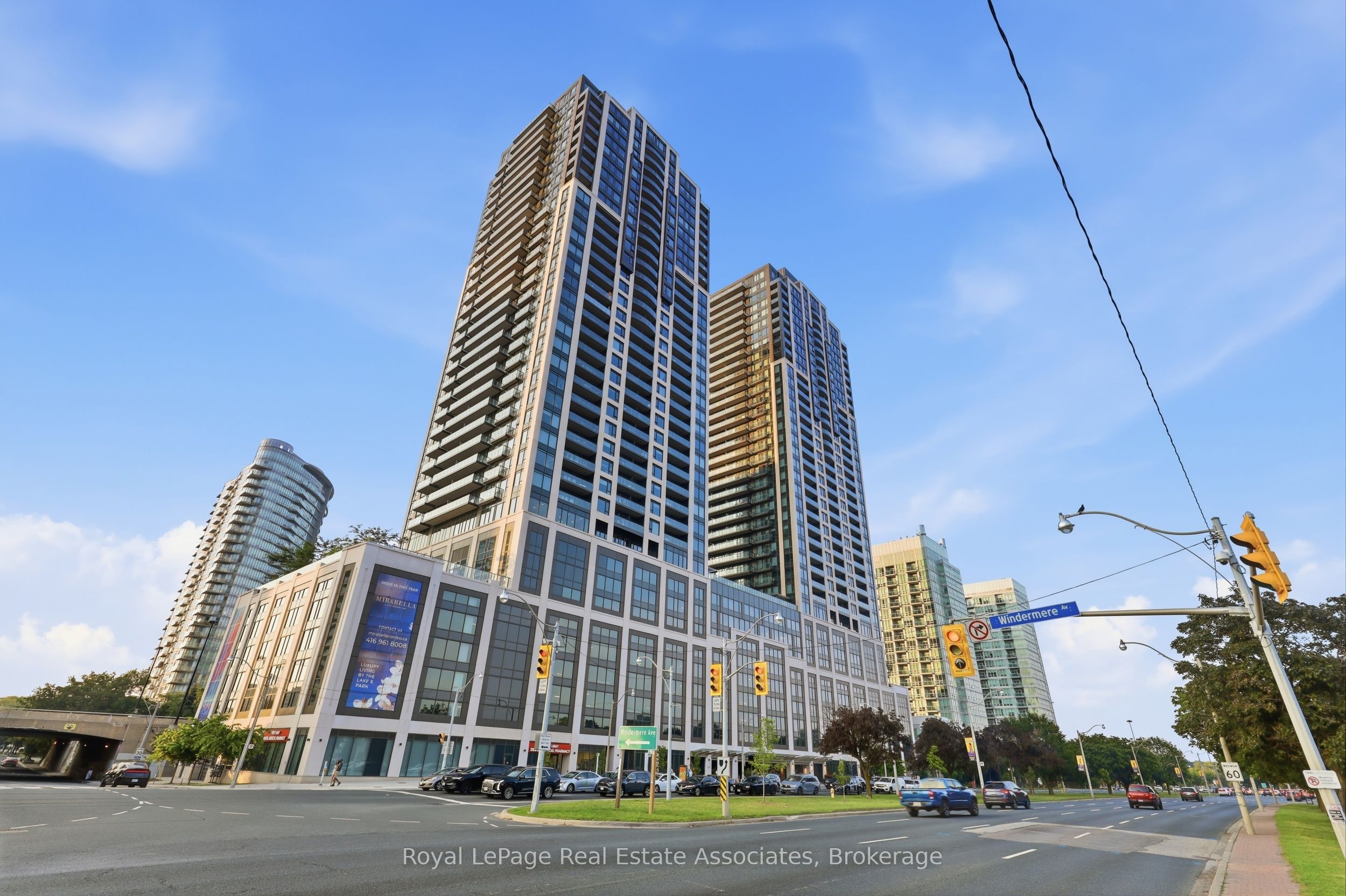1926 Lake Shore Boulevard W 3310, Toronto, ON M6S 1A1 photo 3