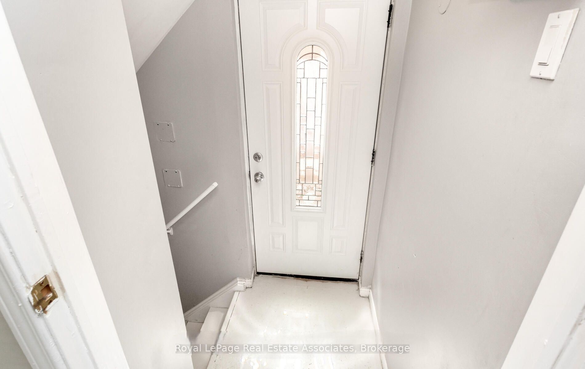 116 Lake Louise Drive Lower, Brampton, ON L6X 4Z8 photo 3