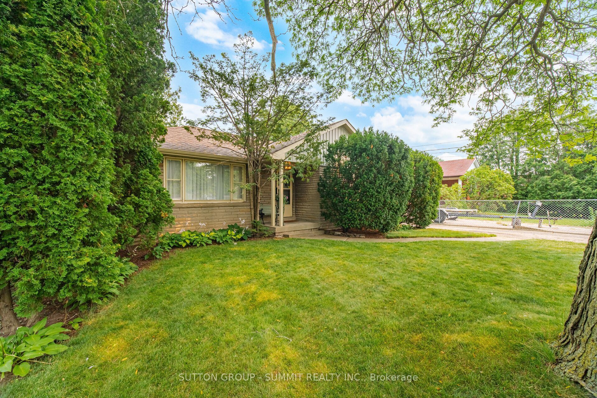 25 ARCH Road, Mississauga, ON L5M 1M4
