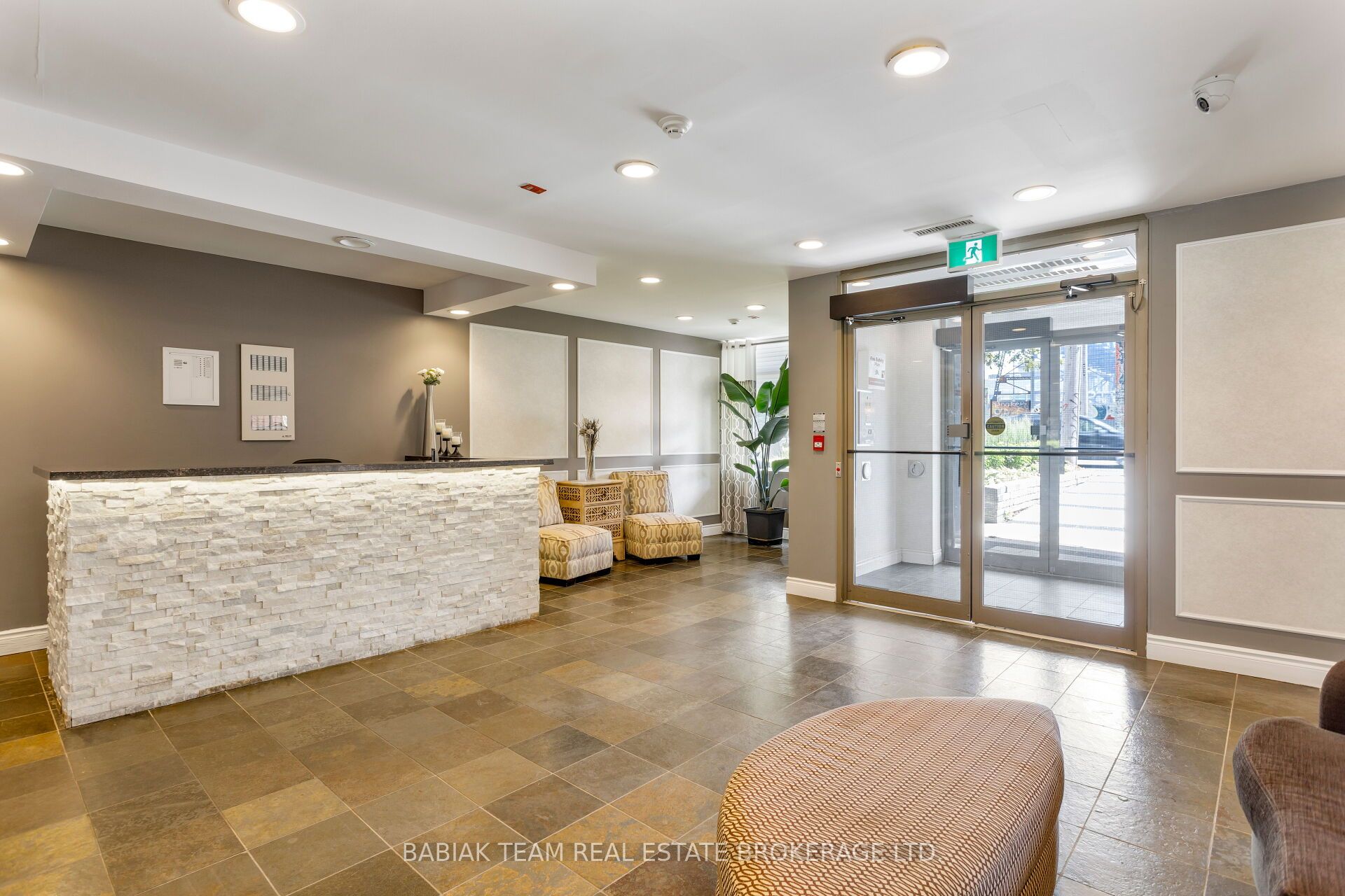 2495 Dundas Street West Street 307, Toronto, ON M6P 1X4 photo 4