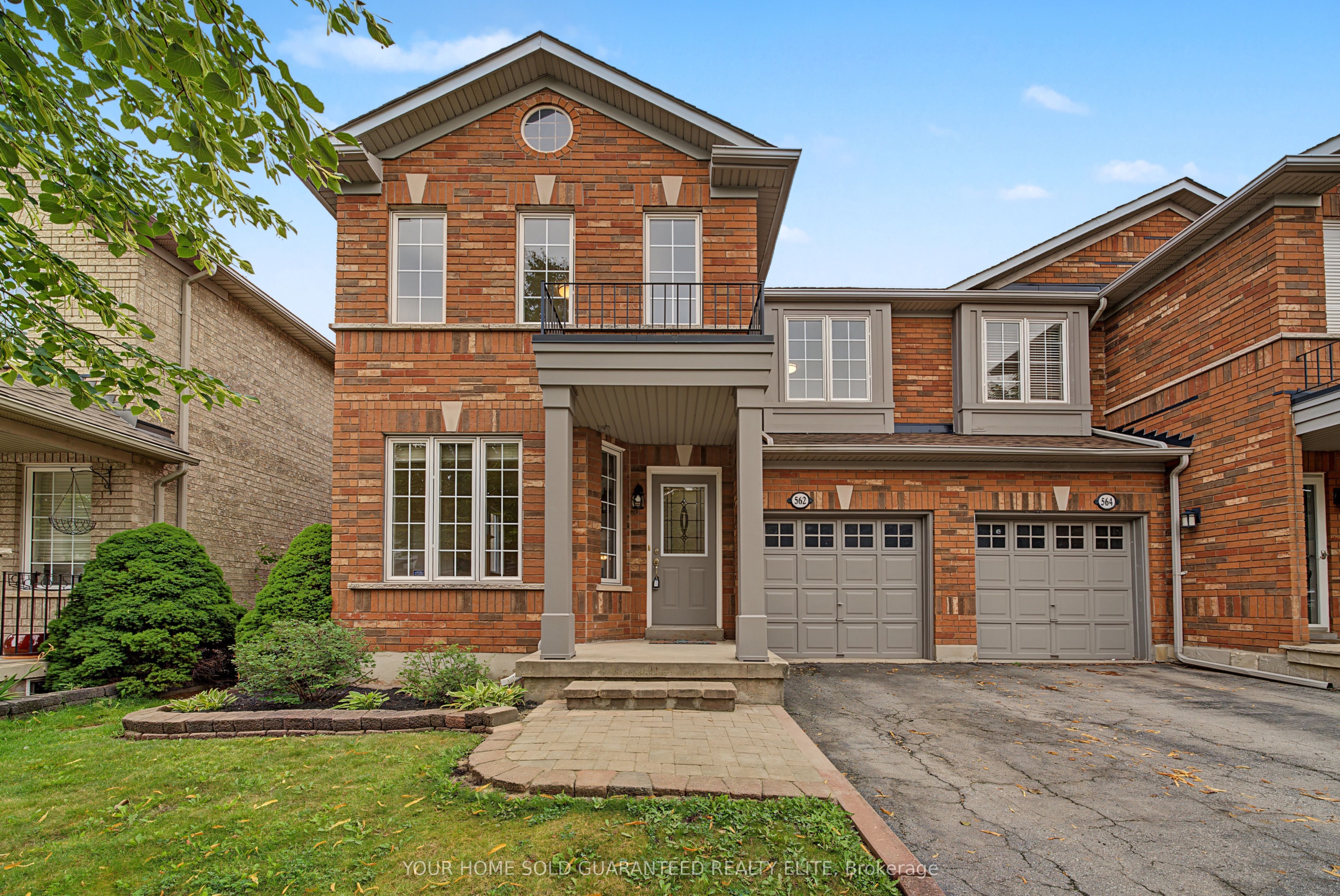 562 Delphine Drive, Burlington, ON L7L 6X1