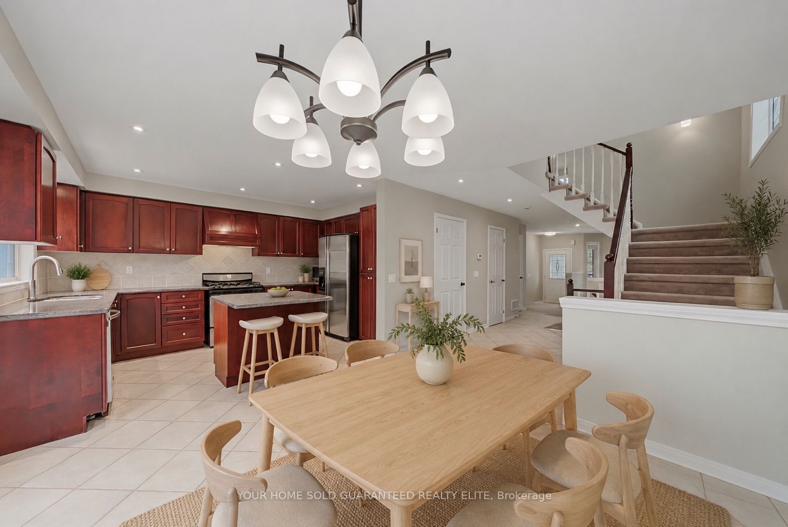 562 Delphine Drive, Burlington, ON L7L 6X1 photo 4