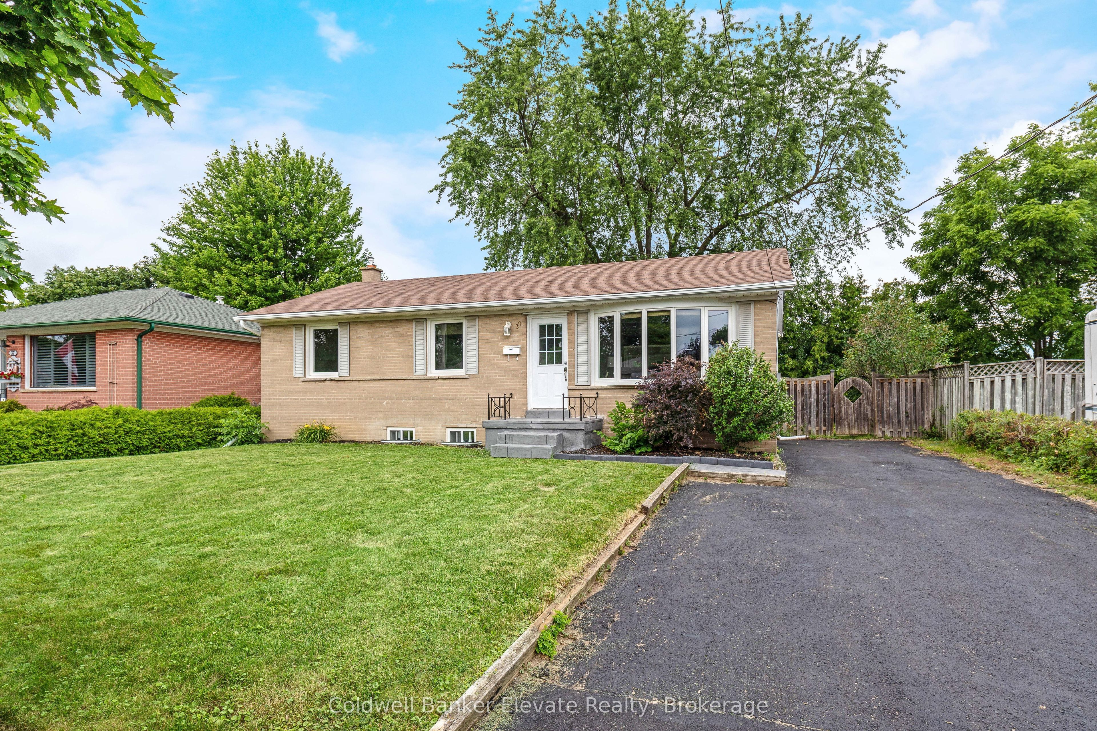 39 McGilvray Crescent, Halton Hills, ON L7G 1L7 photo 4