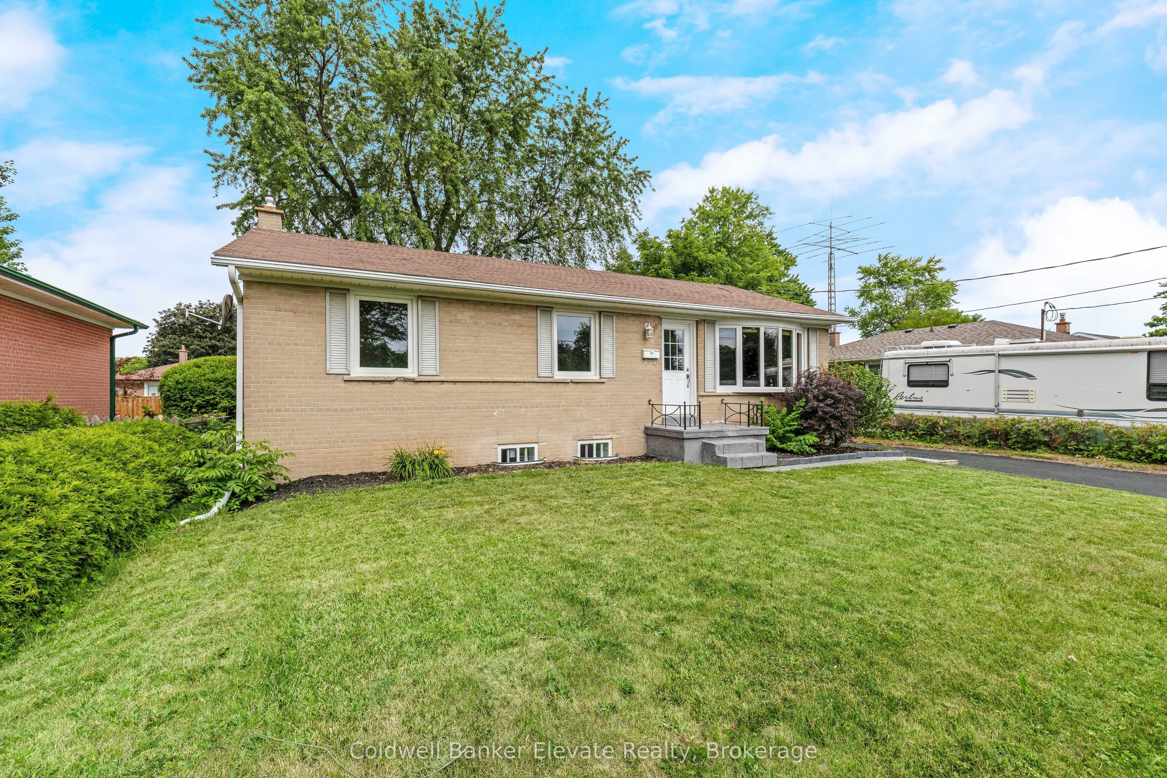 39 McGilvray Crescent, Halton Hills, ON L7G 1L7 photo 5