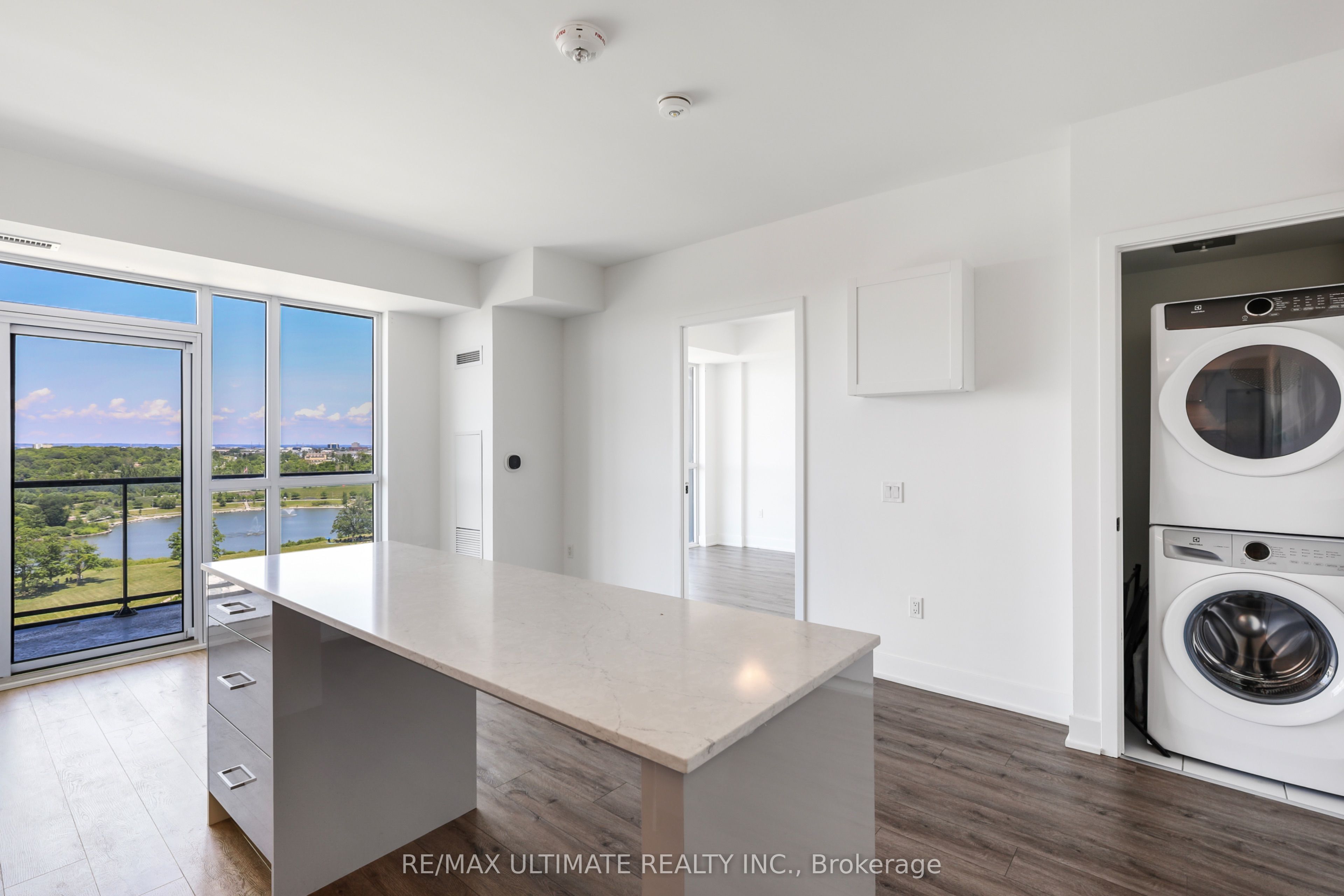 50 George Butchart Drive 906, Toronto, ON M3K 0C9 photo 4