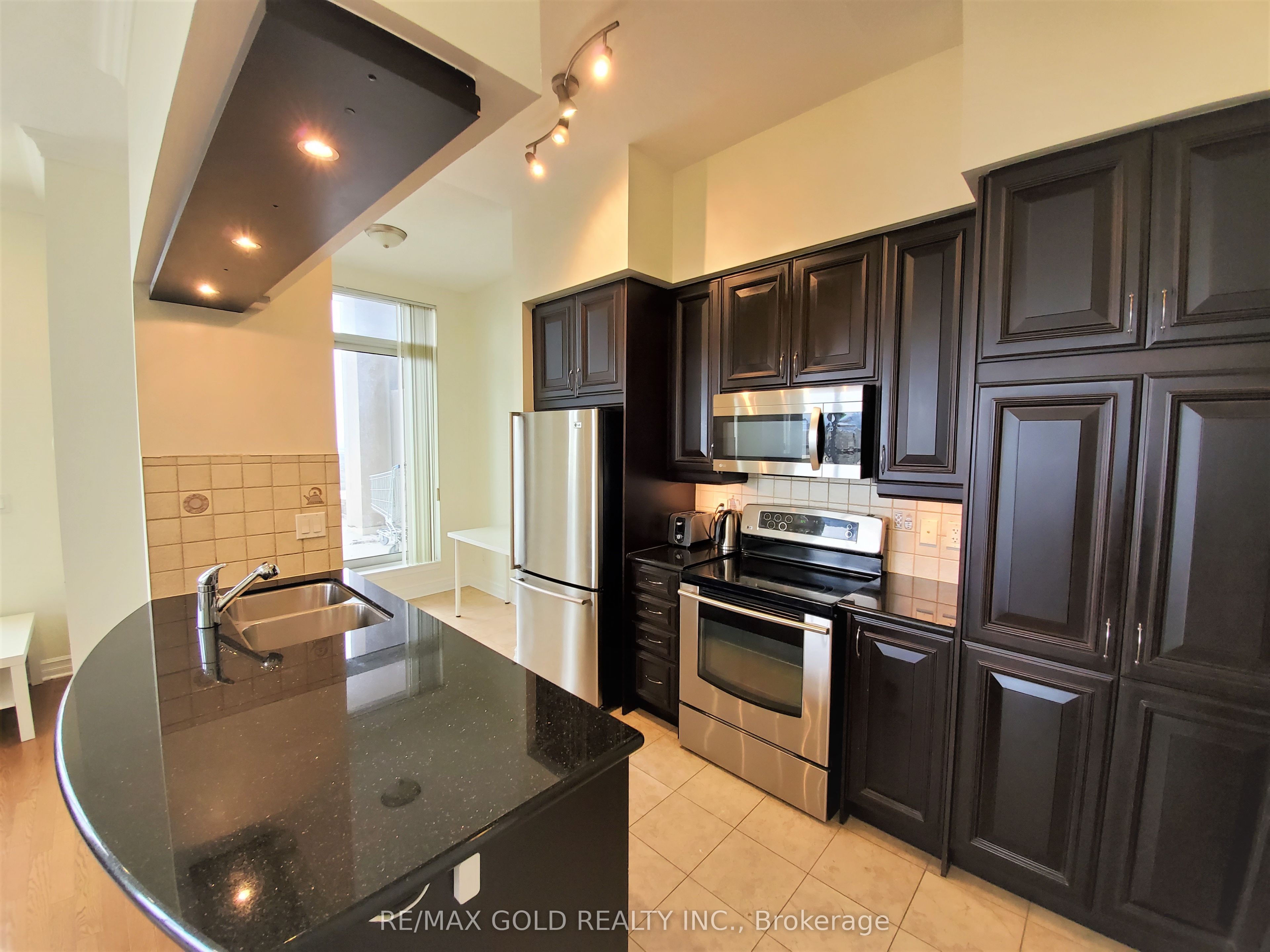 4080 Living Arts Drive 3007, Mississauga, ON L5B 4N3 photo 2