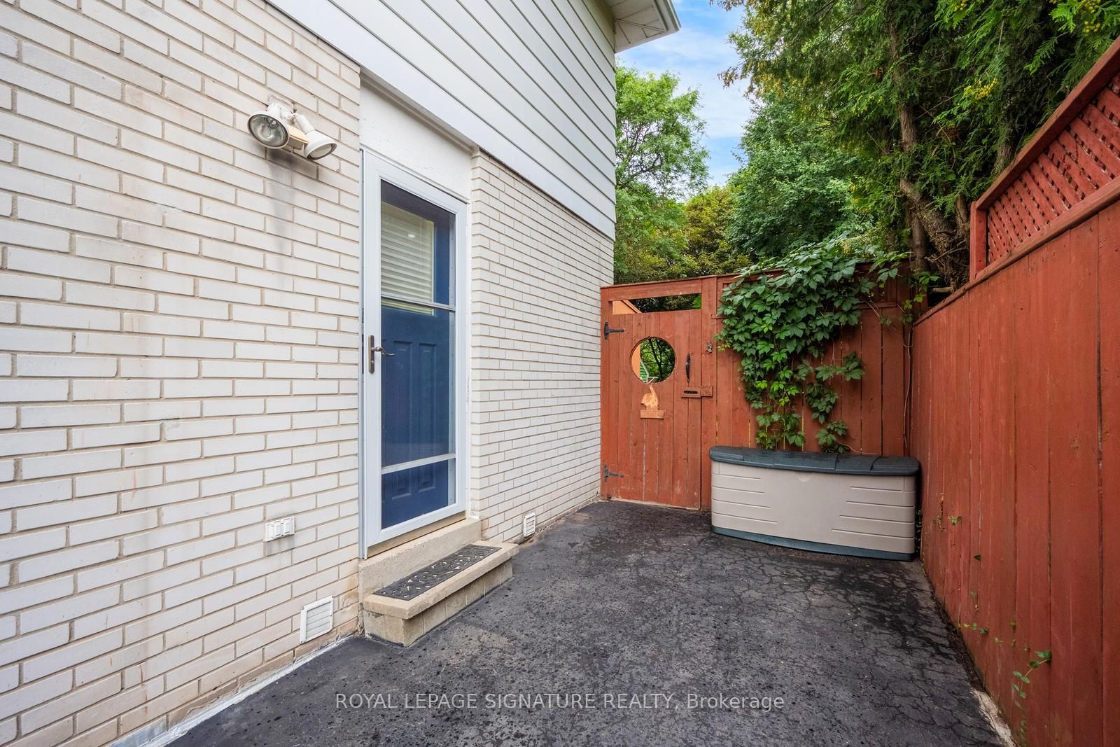 77 McCraney Street W, Oakville, ON L6H 1H5 photo 4
