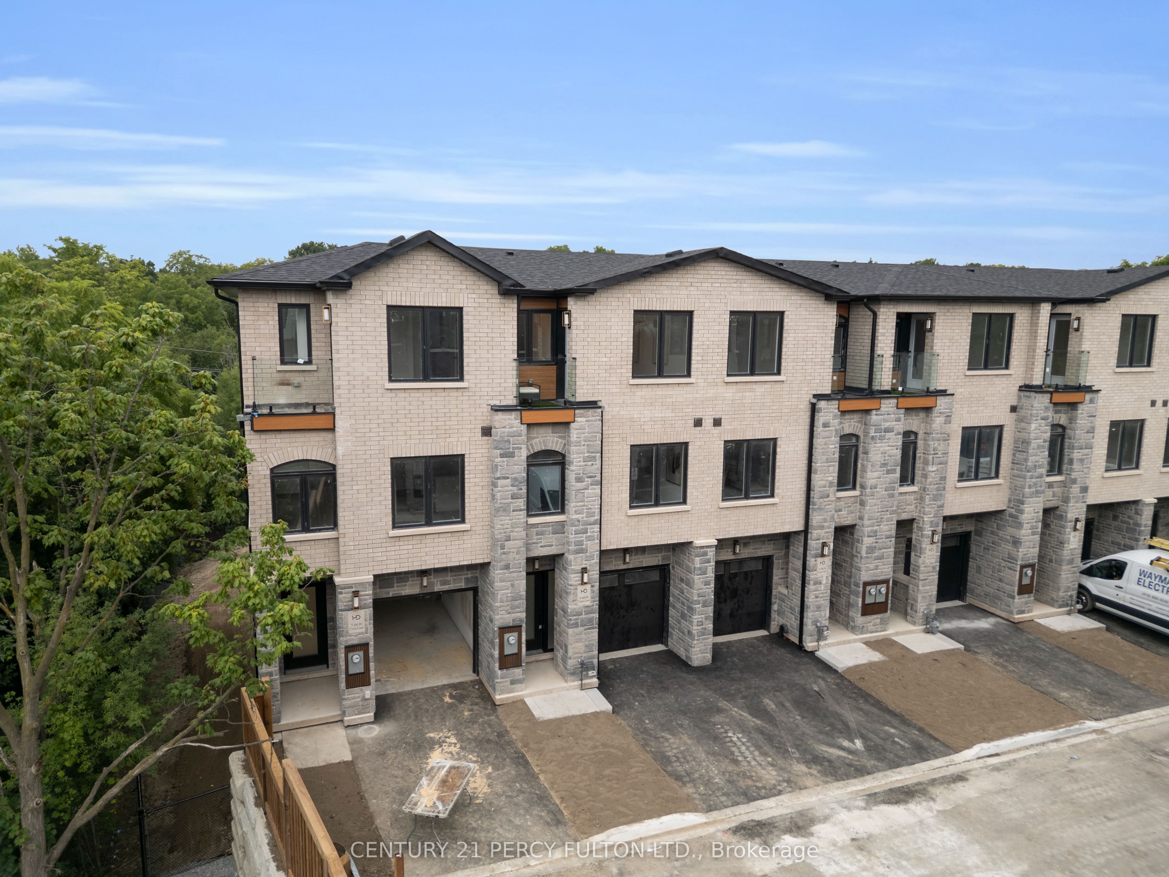 6636 Clock Court 8, Mississauga, ON L5W 1N2