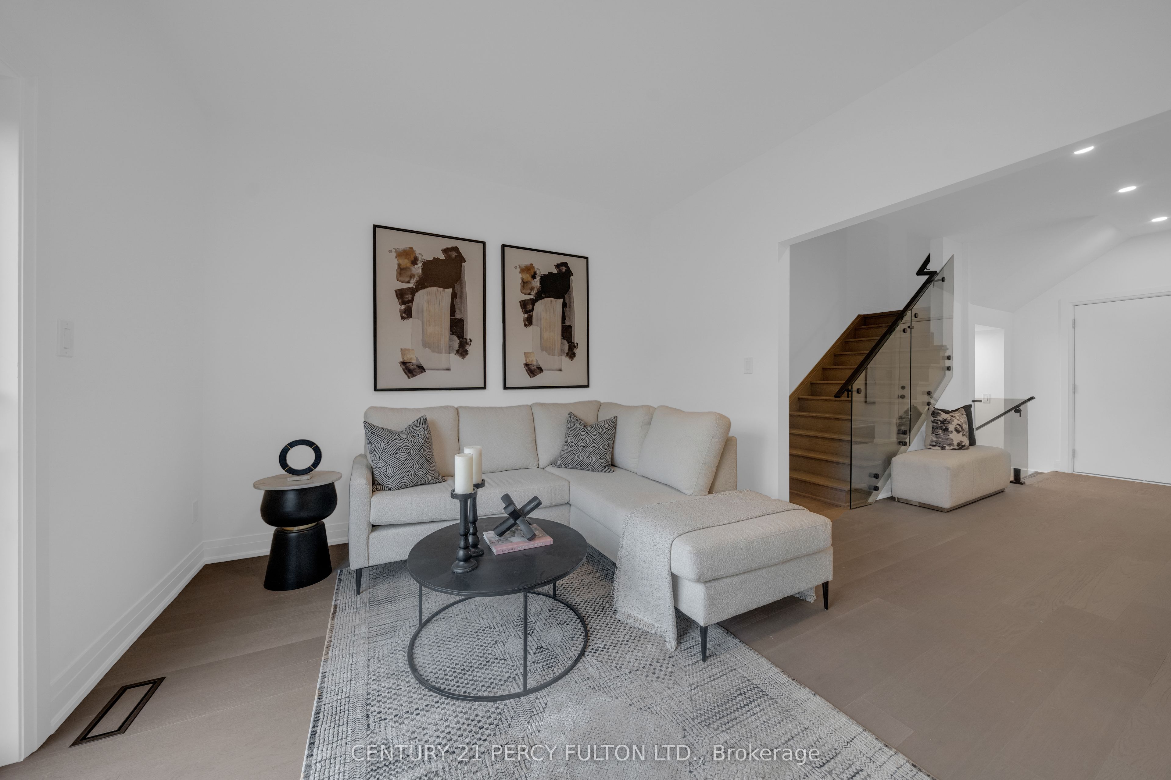 6636 Clock Court 8, Mississauga, ON L5W 1N2 photo 5