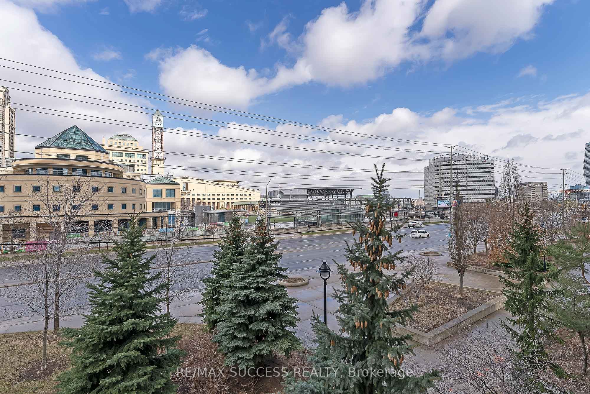 310 Burnhamthorpe Road W 203, Mississauga, ON L5B 4P9