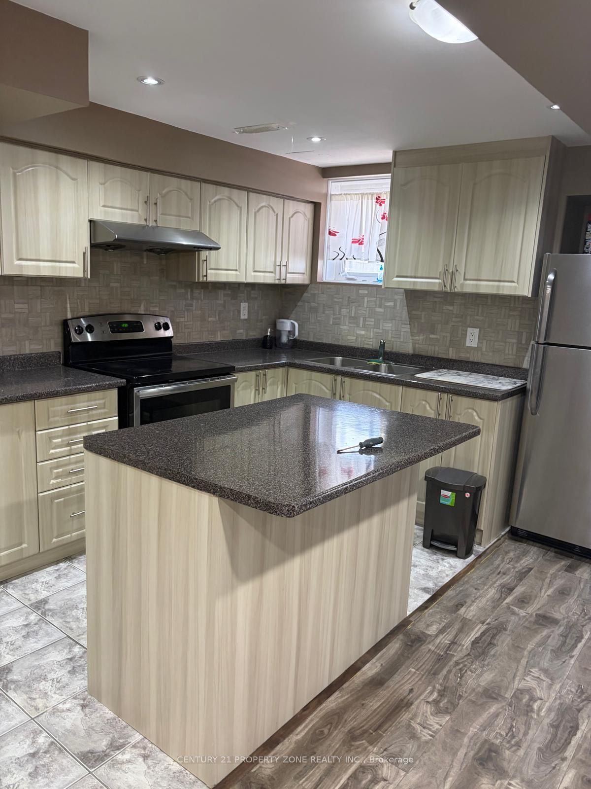1 Deancrest Crescent, Brampton, ON L7A 0W1 photo 3
