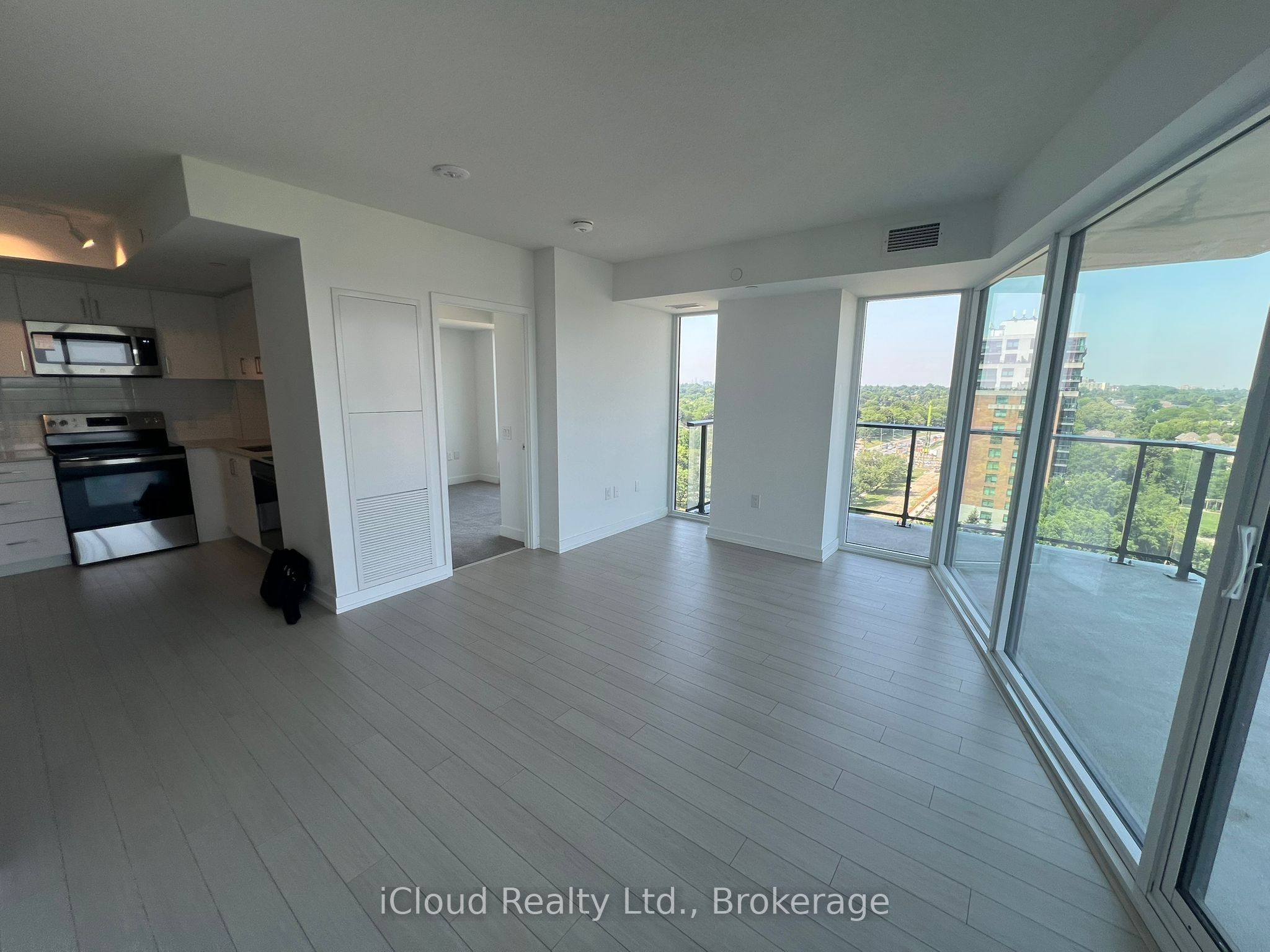 4010 Eglinton Avenue 1102, Toronto, ON M9A 0G5