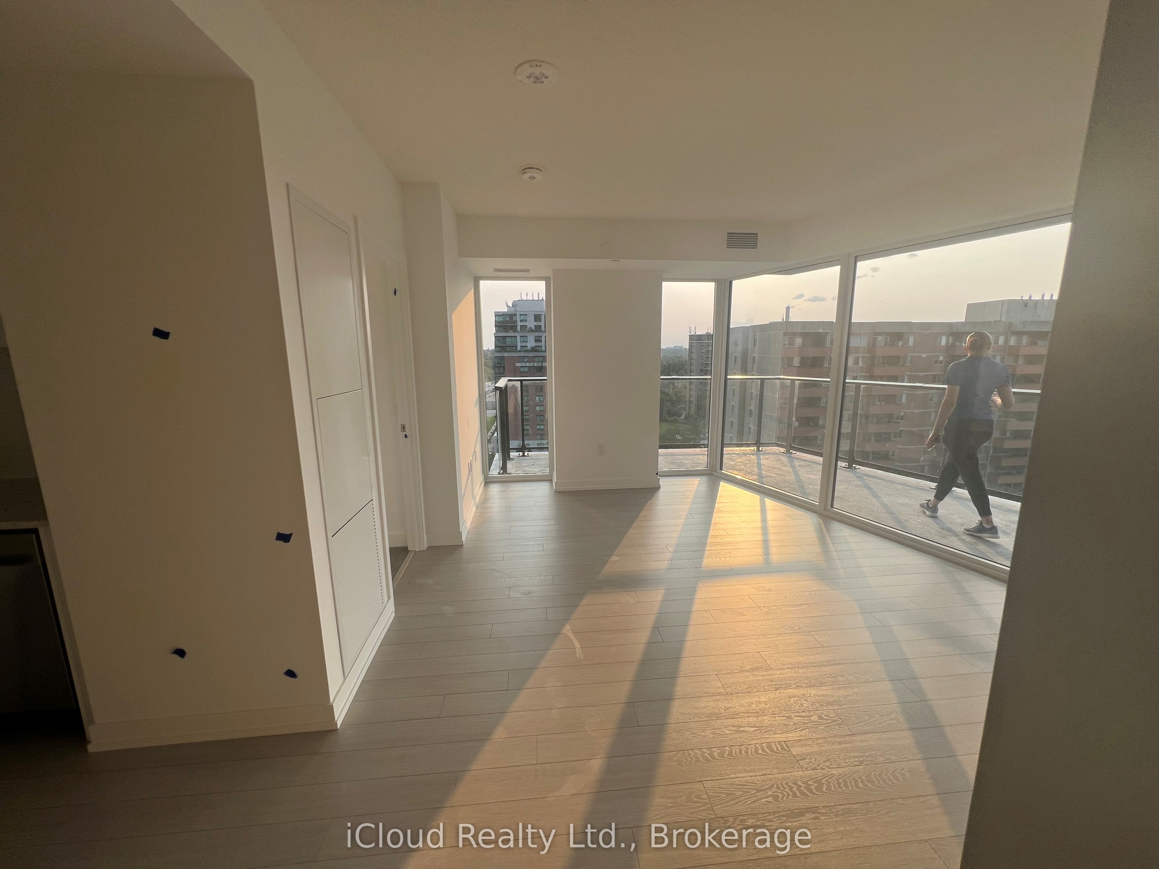 4010 Eglinton Avenue 1102, Toronto, ON M9A 0G5 photo 4