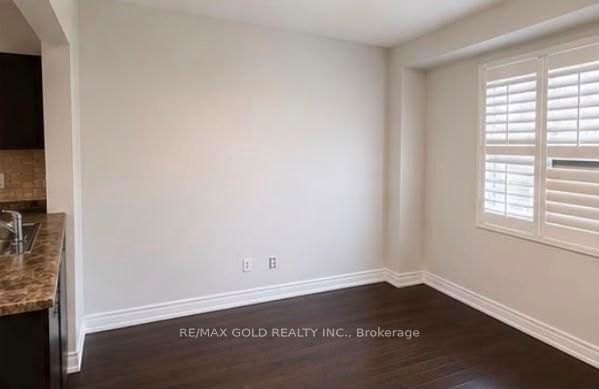 765 Millworks Crescent, Mississauga, ON L5V 0B9 photo 5