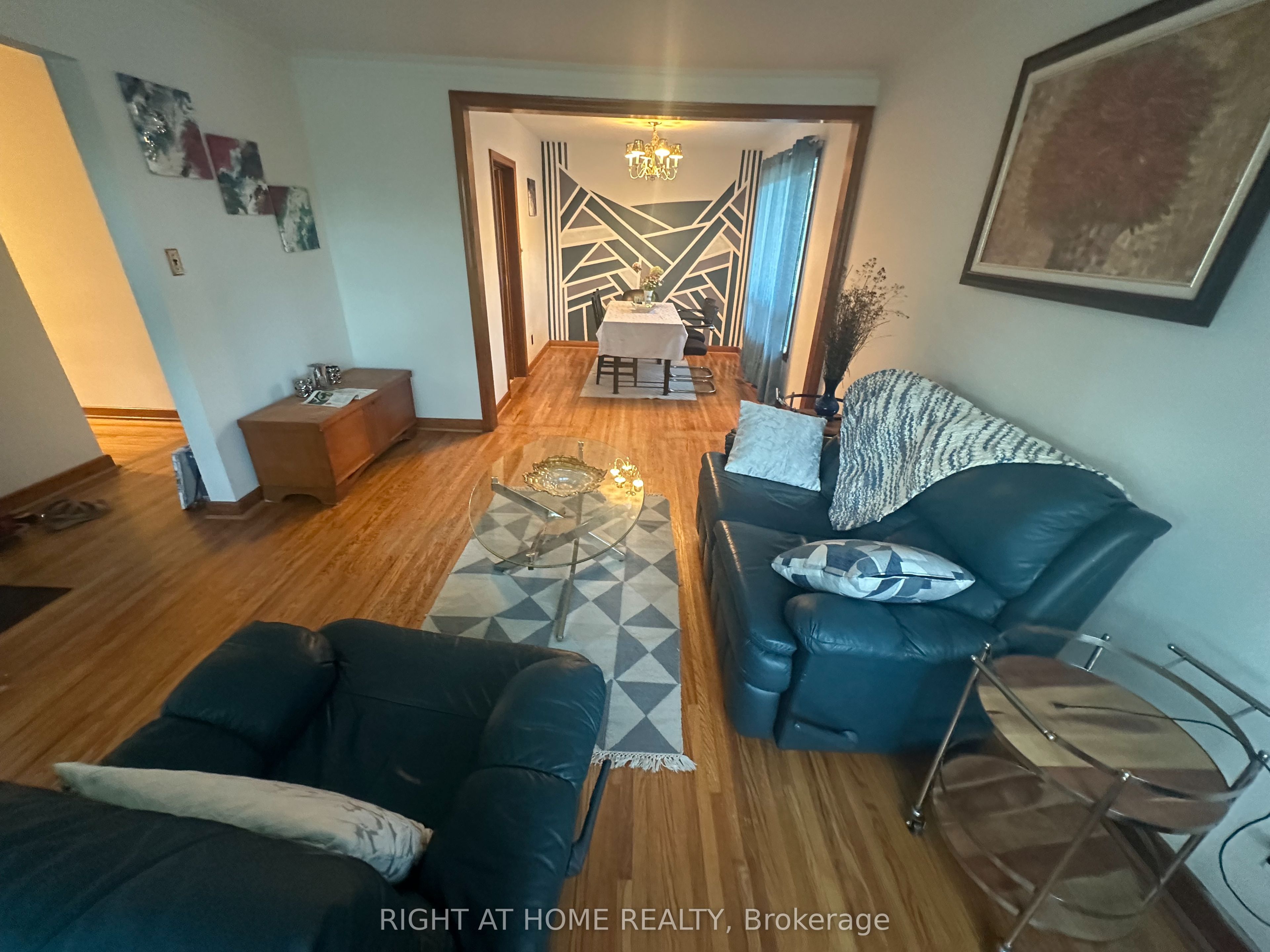 309 Queen Mary Drive, Oakville, ON L6K 3L5 photo 4