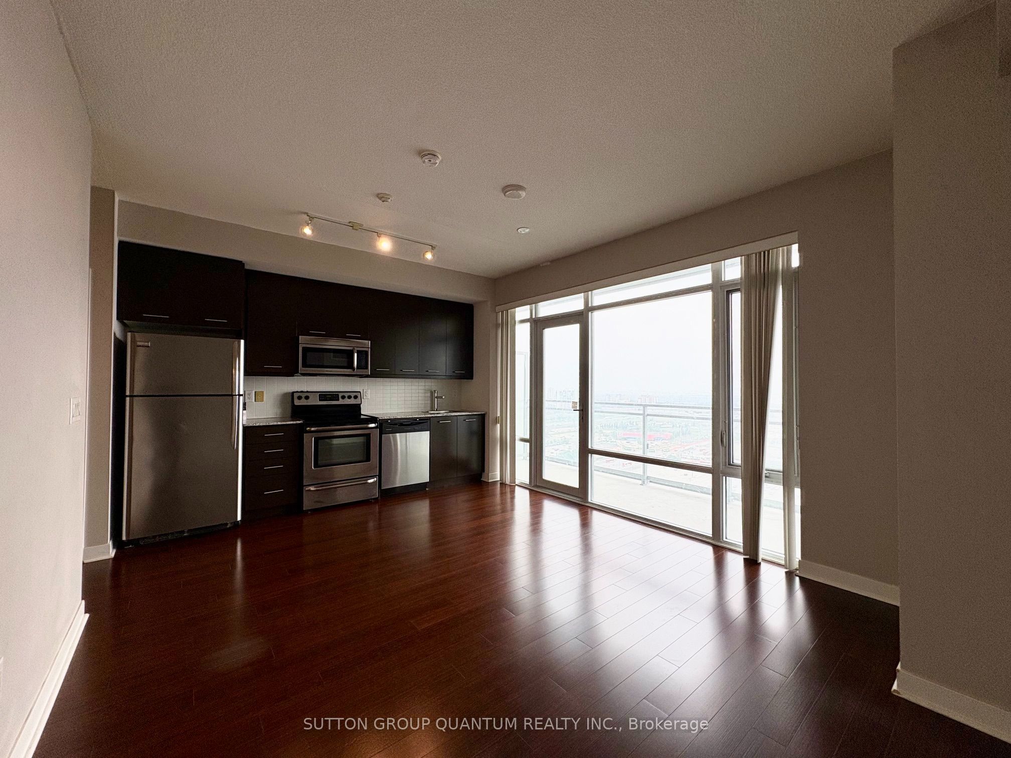 360 Square One Drive 2501, Mississauga, ON L5B 0G7 photo 3