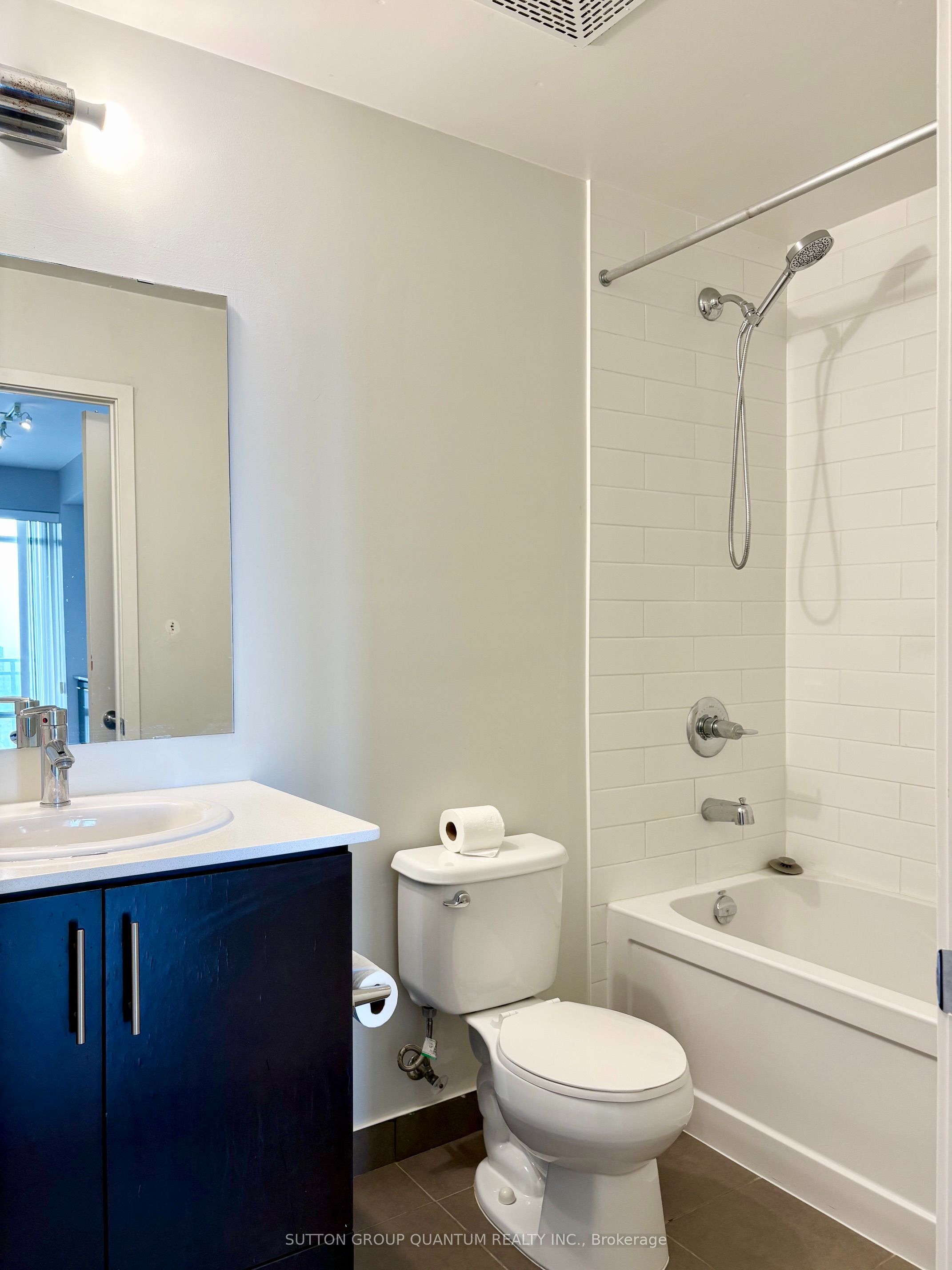 360 Square One Drive 2501, Mississauga, ON L5B 0G7 photo 4
