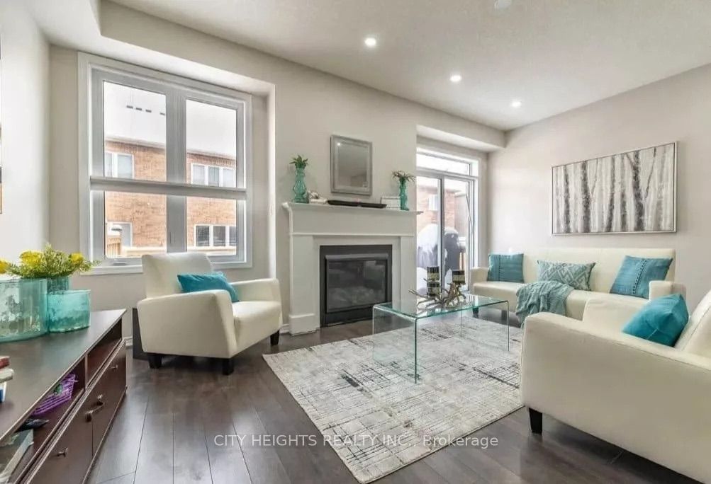 147 Baffin Crescent Main, Brampton, ON L4A 4K7 photo 3
